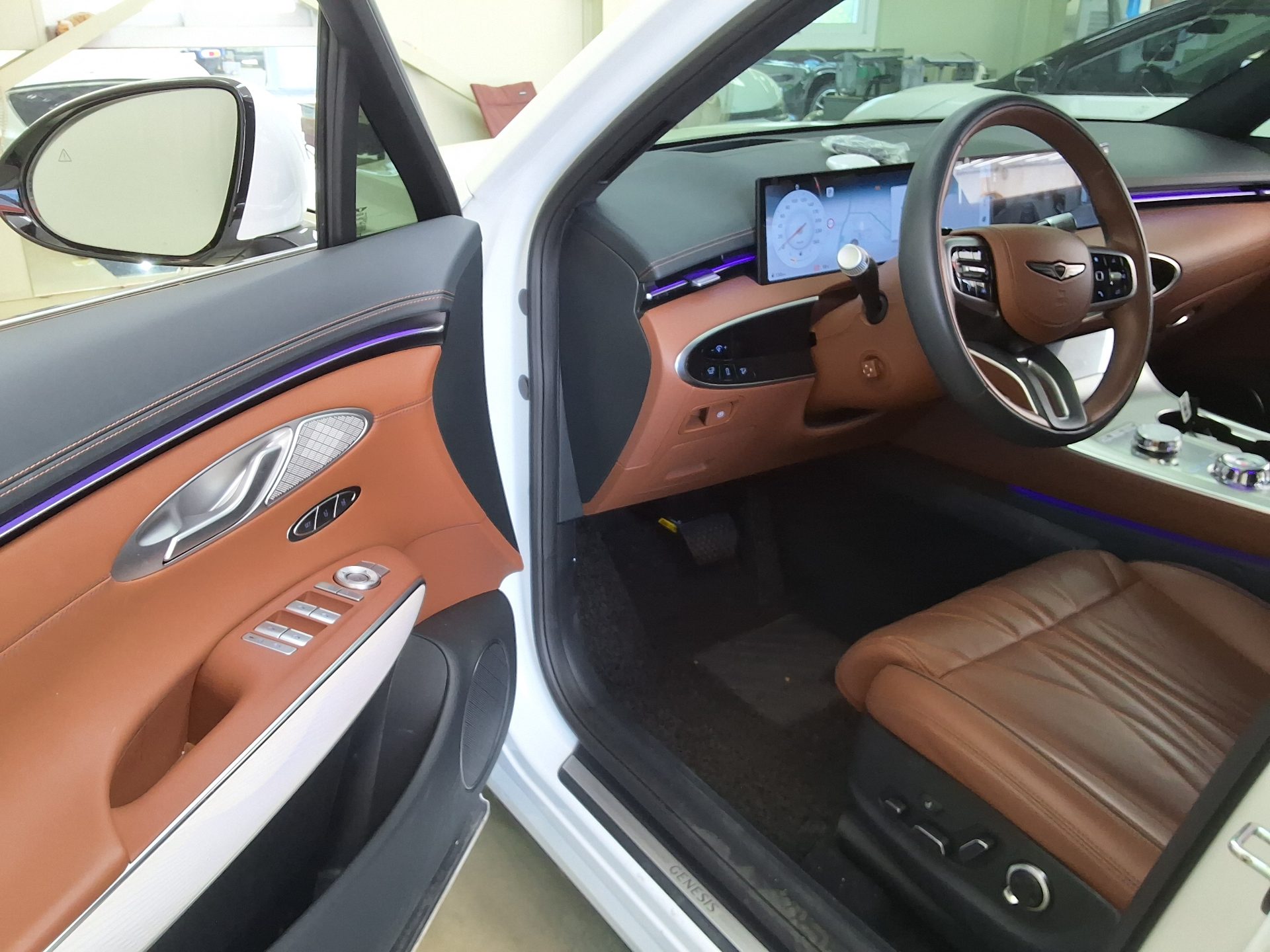 2025 - genesis gv70