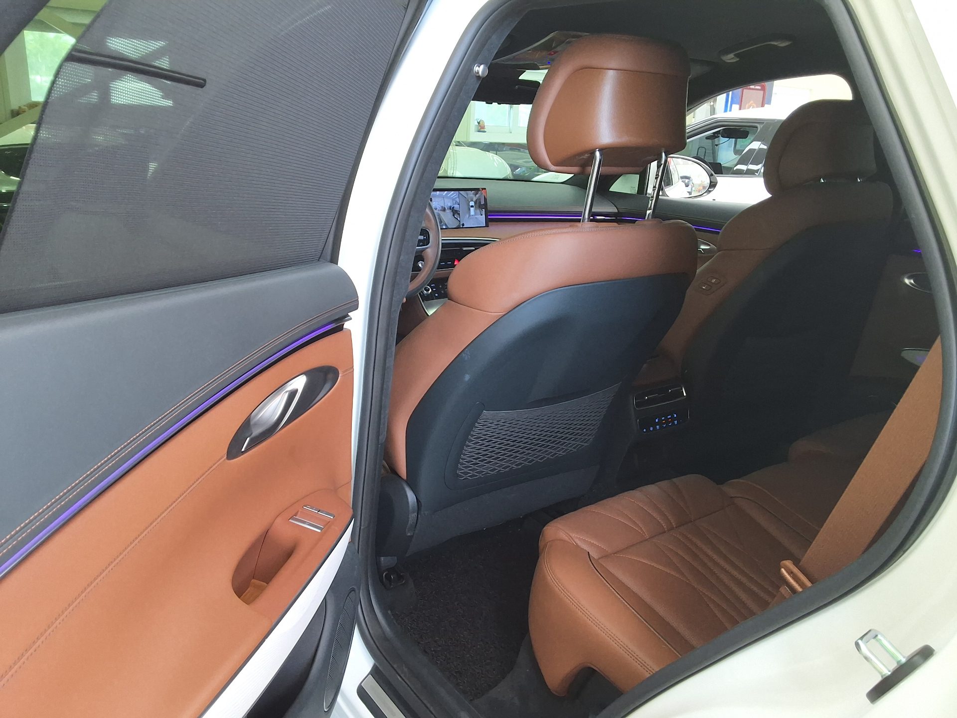2025 - genesis gv70