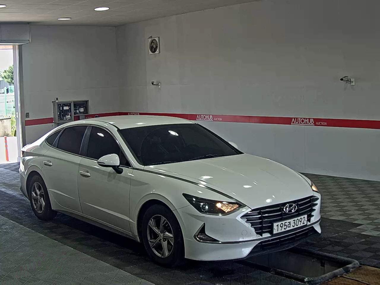 Hyundai Sonata 2020 - Image 2