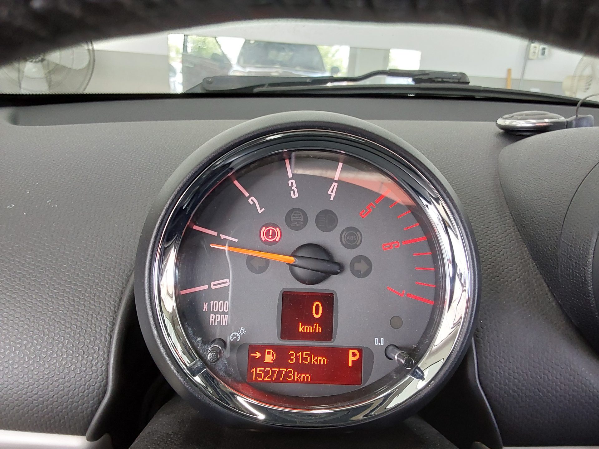 BMW MINI 2015 - Image 9