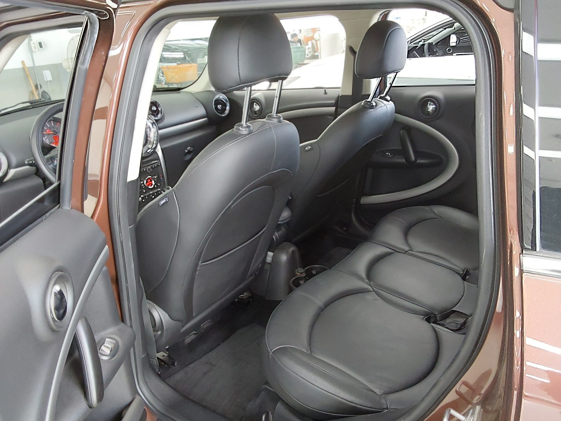 BMW MINI 2015 - Image 12