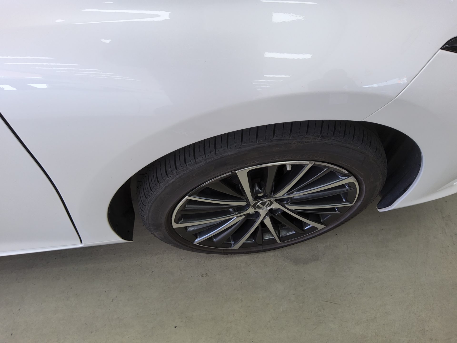 Lexus ES 2023 - Image 20