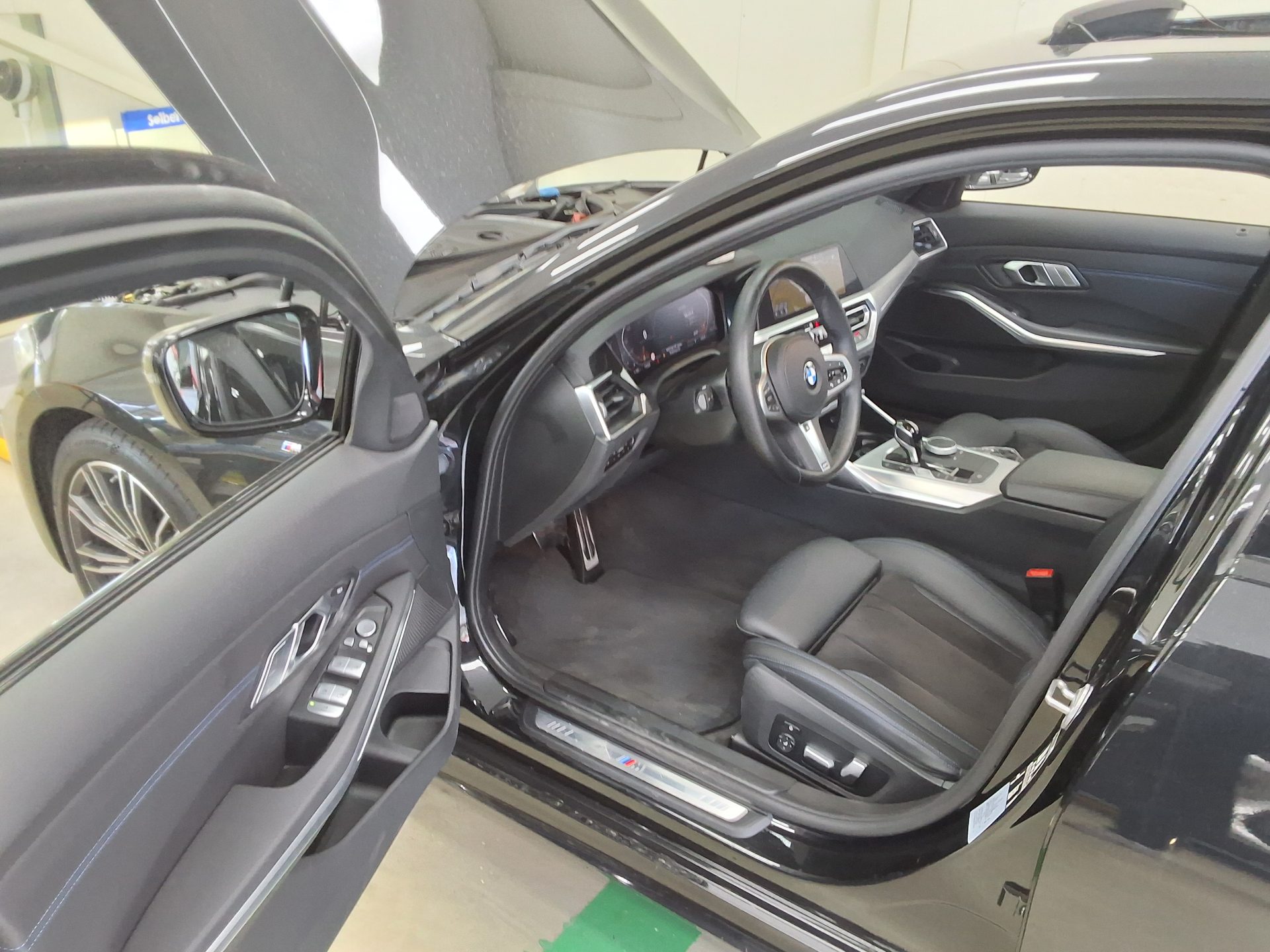 BMW 3 Series 2022 - Image 9