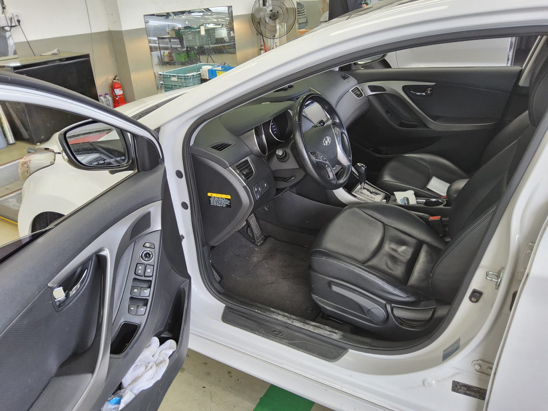 Hyundai Elantra 2013 - Image 9