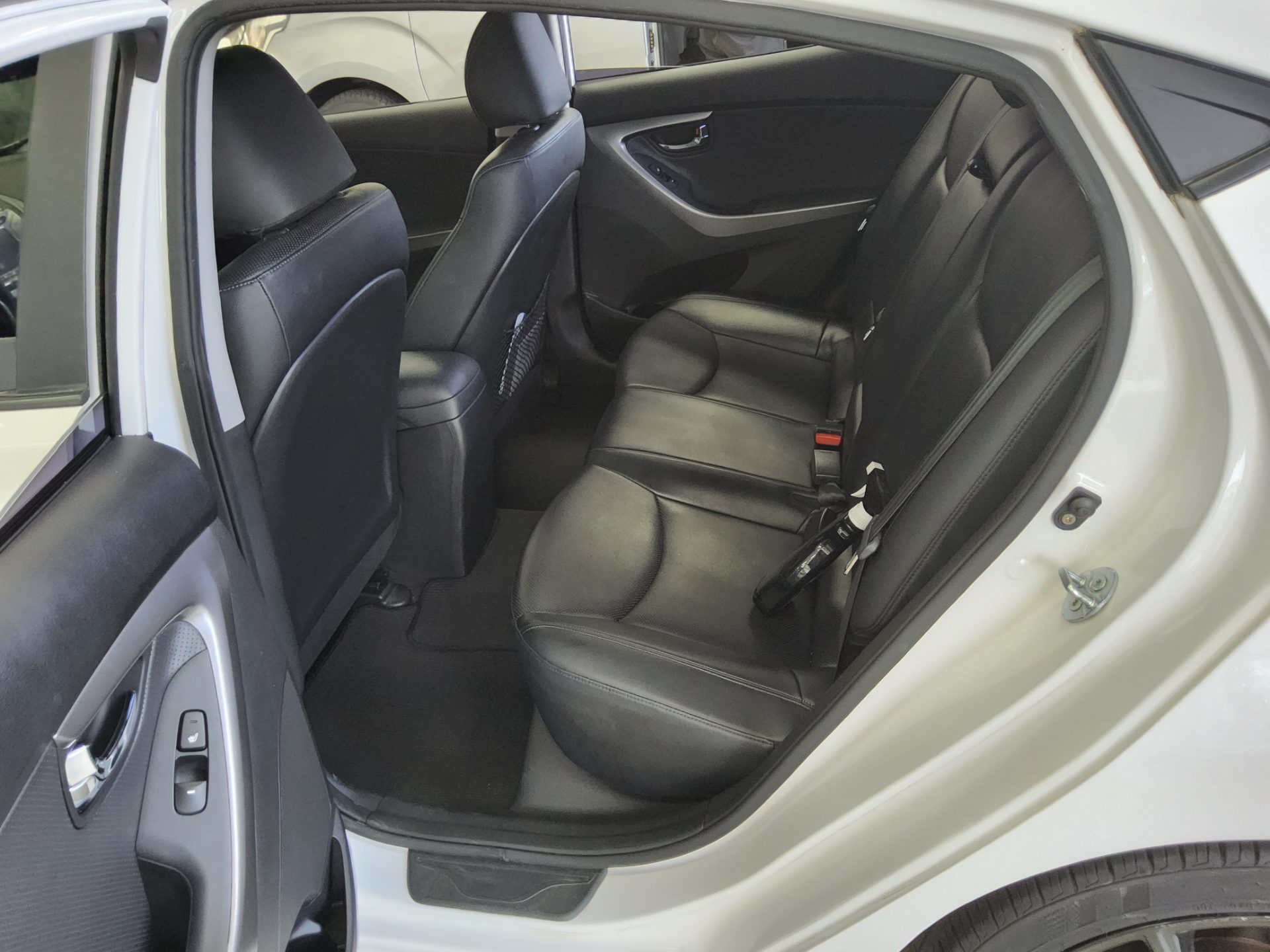 Hyundai Elantra 2013 - Image 11