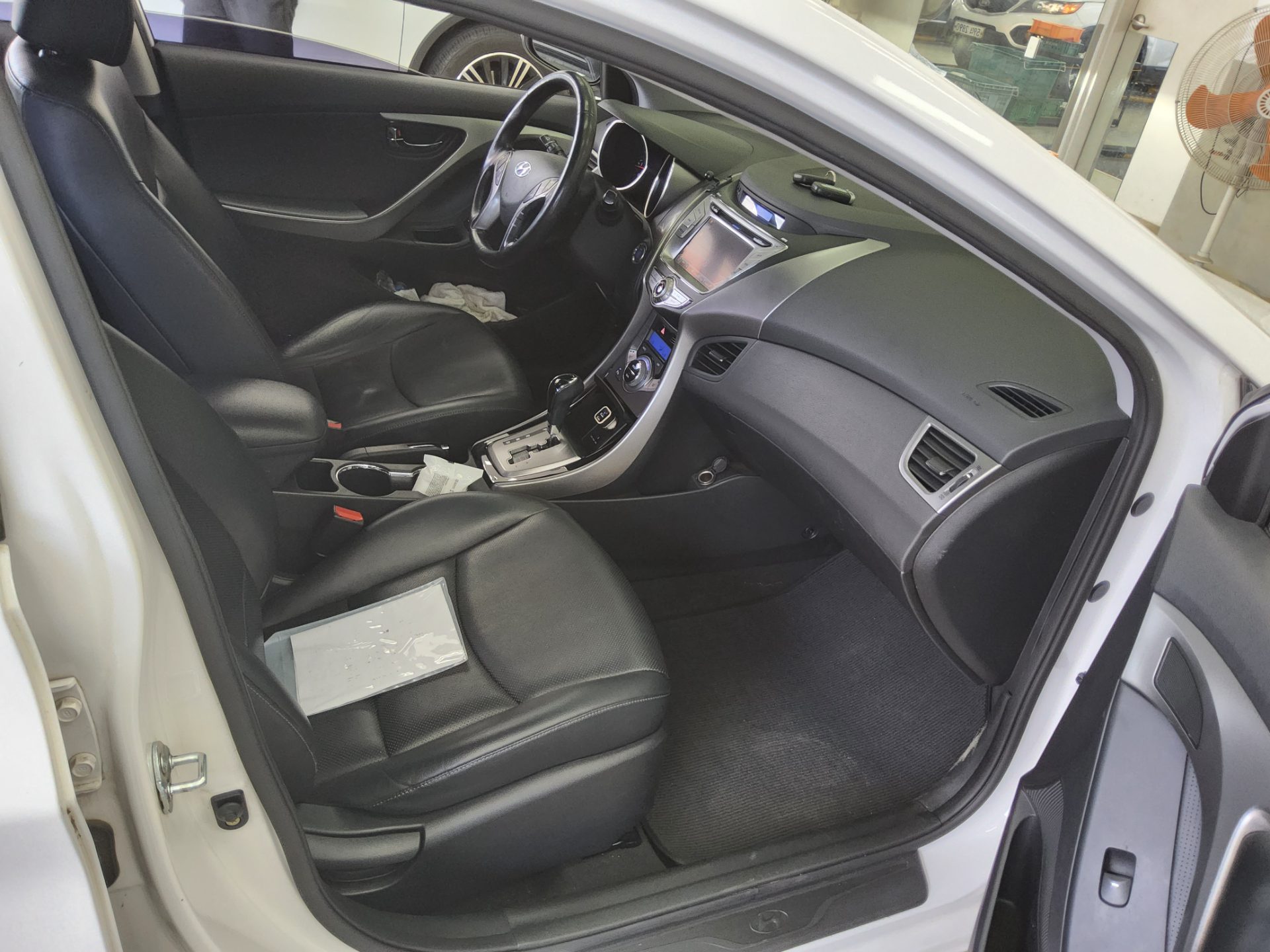 Hyundai Elantra 2013 - Image 13