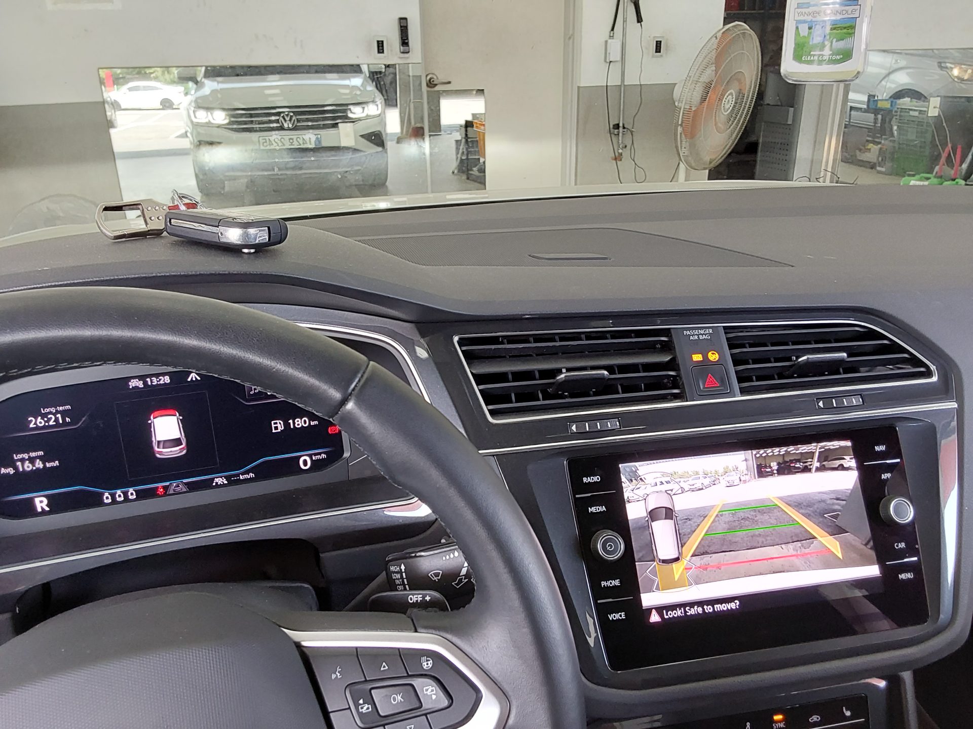 Volkswagen Tiguan 2023 - Image 17