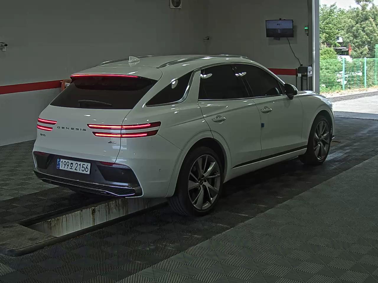 2025 - genesis gv70