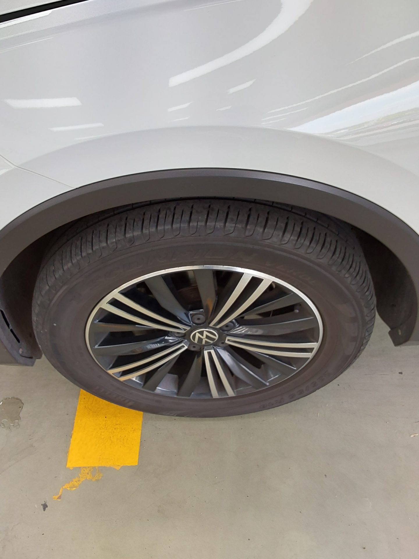 Volkswagen Tiguan 2023 - Image 21