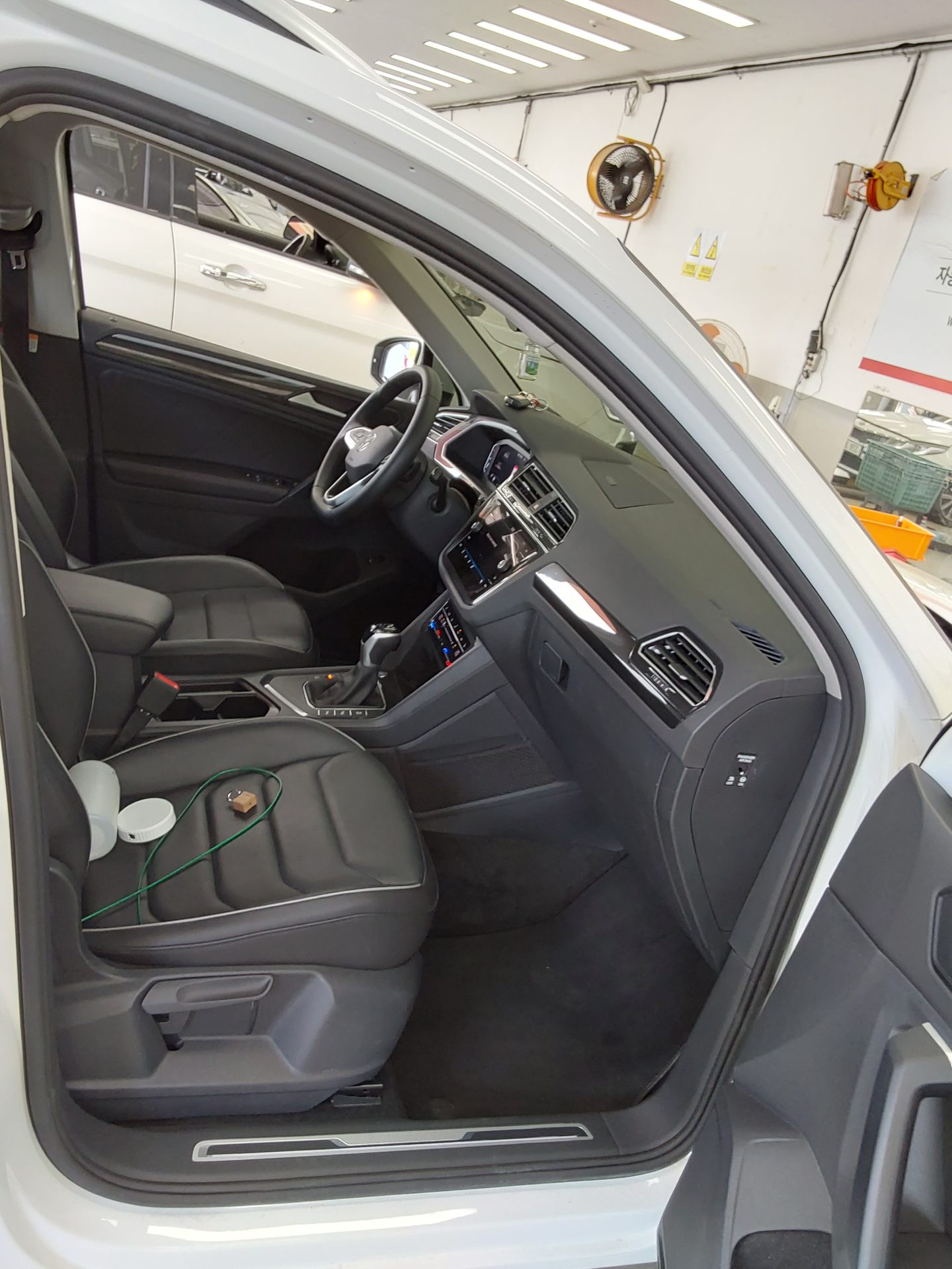 Volkswagen Tiguan 2023 - Image 13