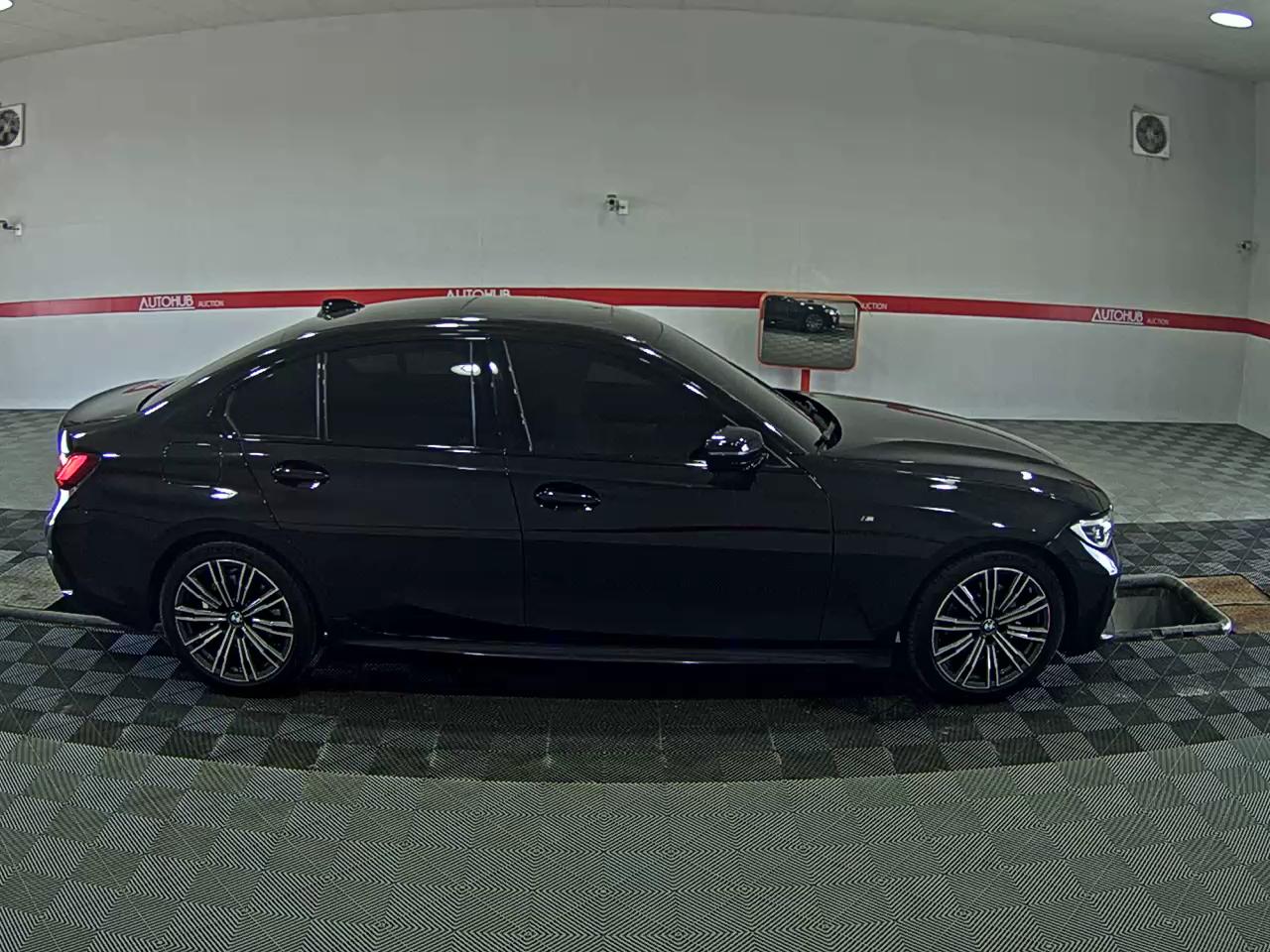 BMW 3 Series 2022 - Image 3