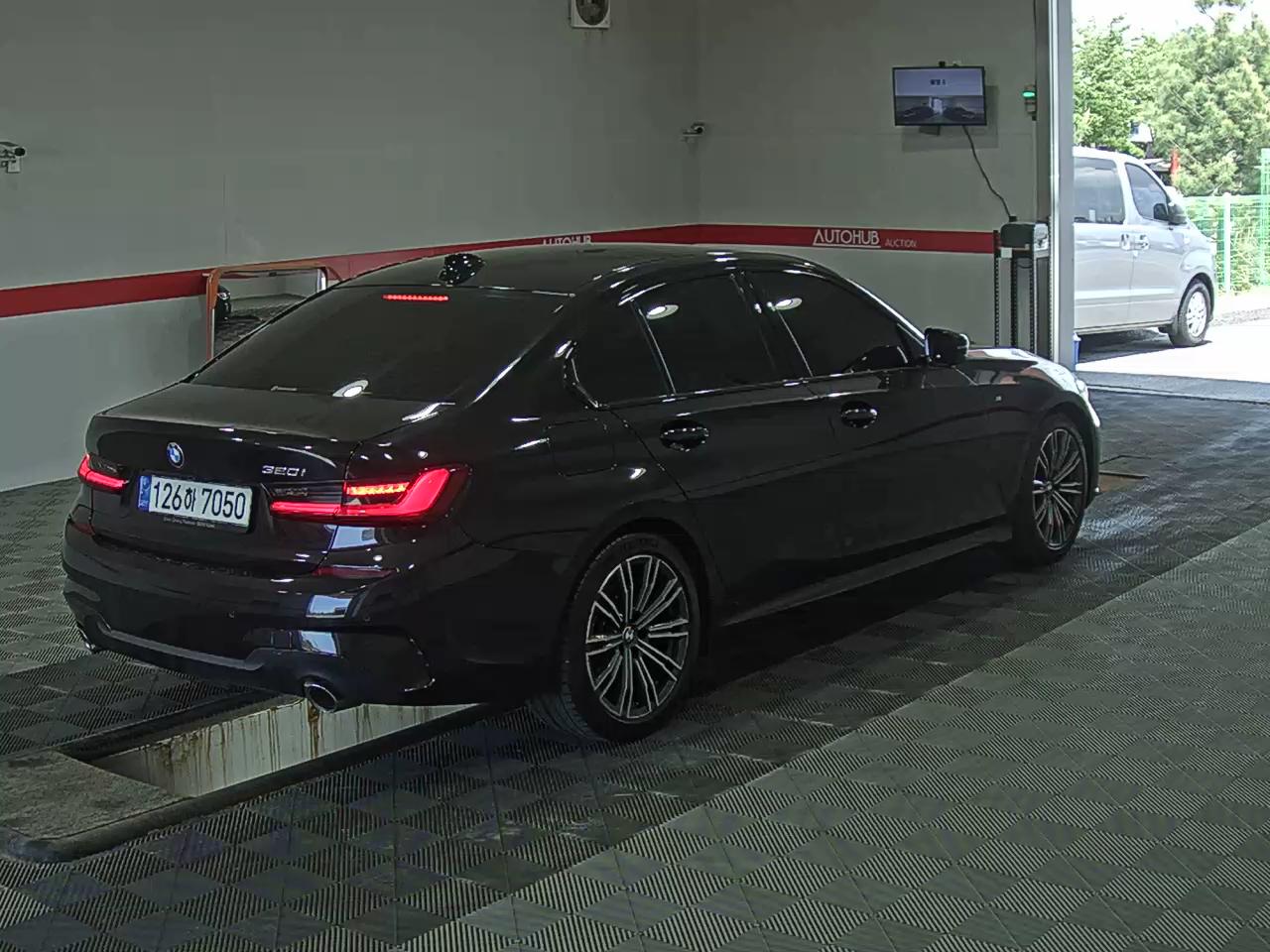 BMW 3 Series 2022 - Image 4