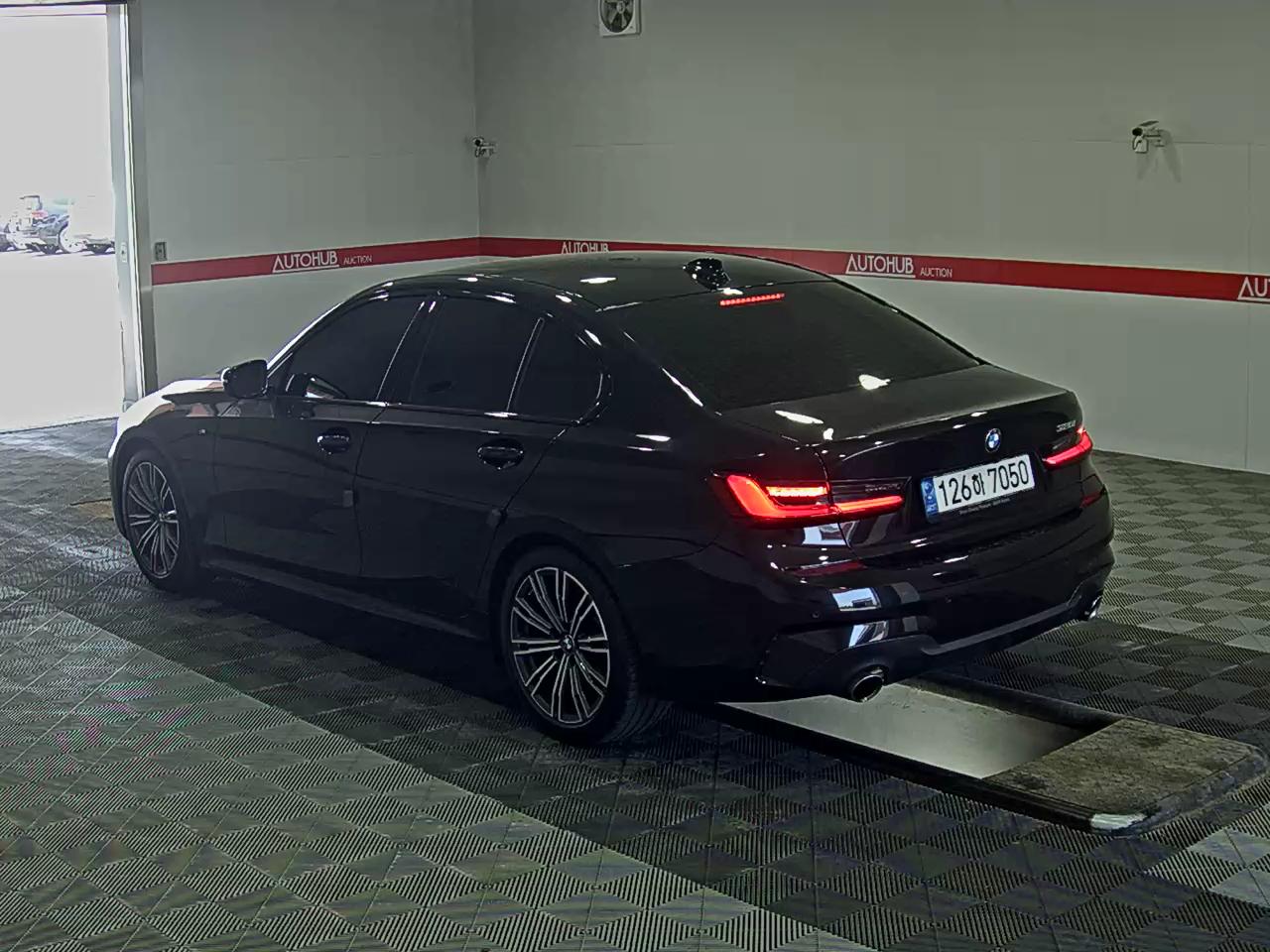 BMW 3 Series 2022 - Image 5