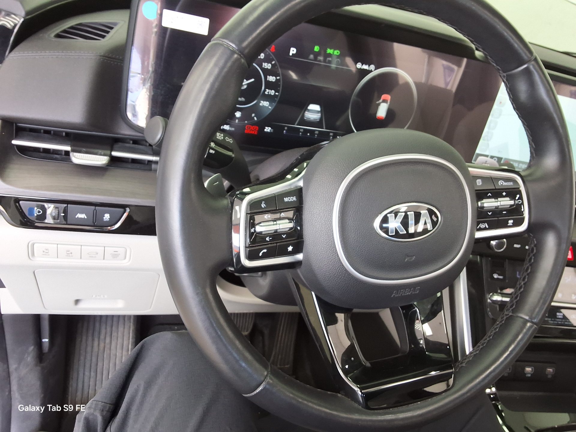 Kia SEDONA 2021 - Image 16