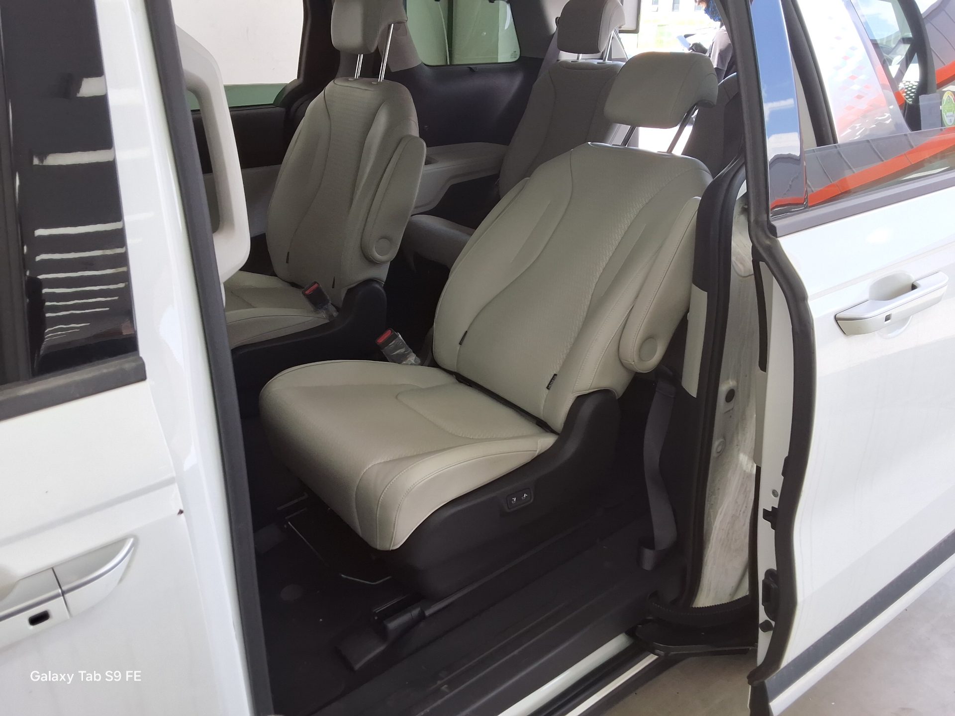 Kia SEDONA 2021 - Image 11