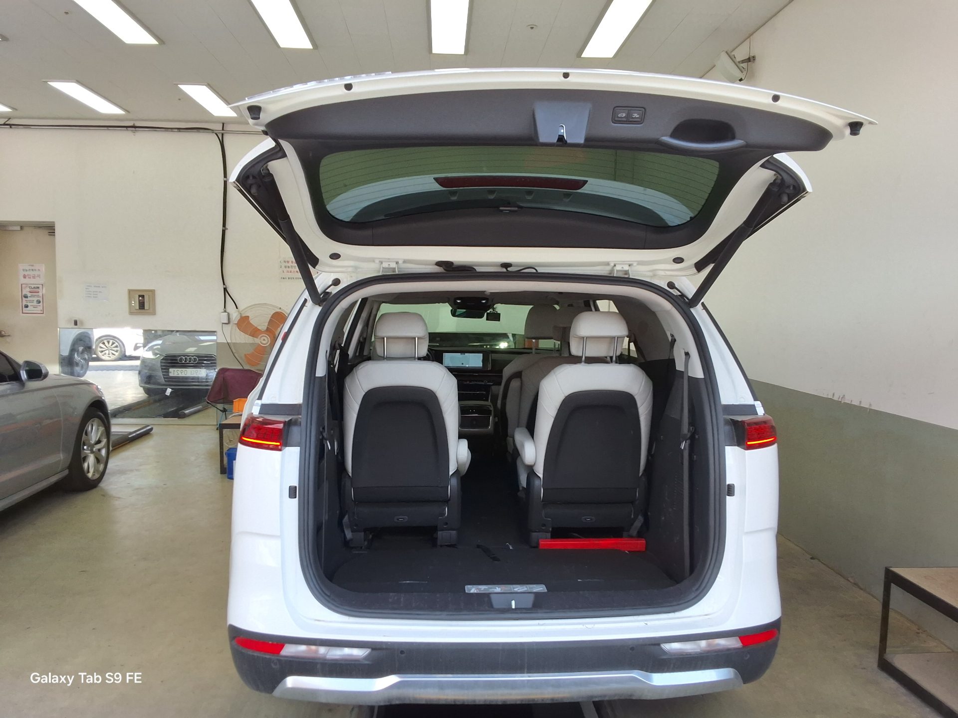 Kia SEDONA 2021 - Image 14
