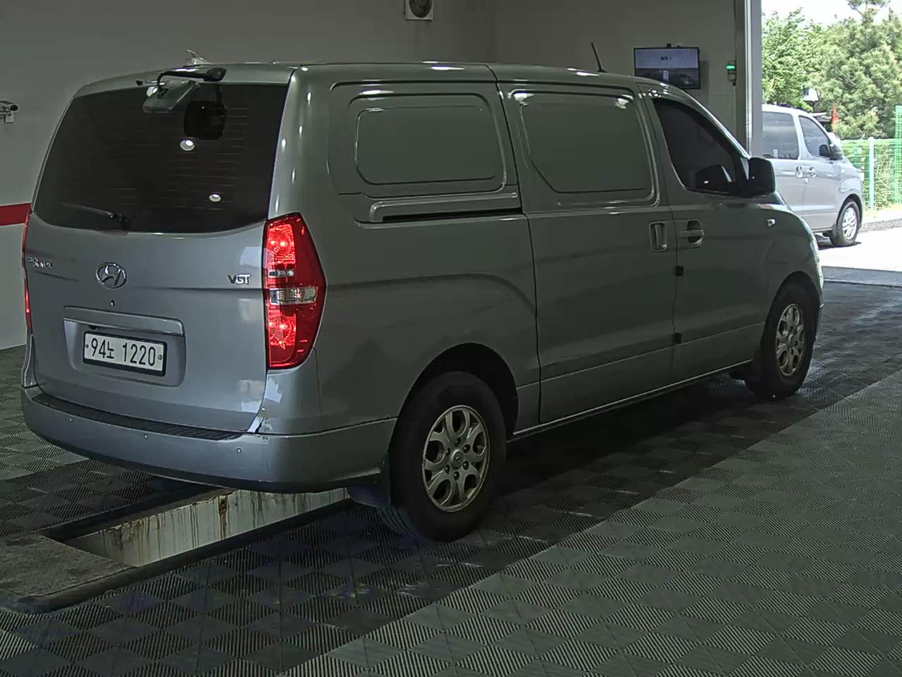 Hyundai Grand Starex 2015 - Image 4