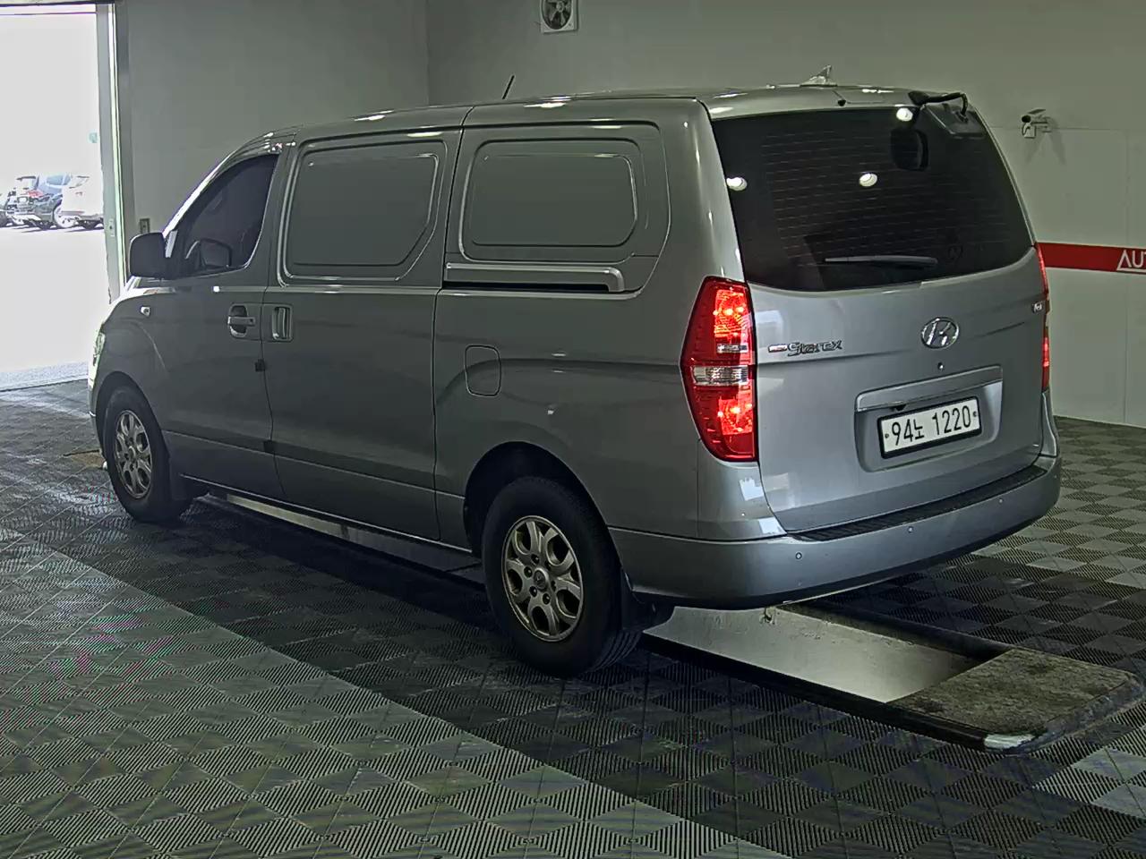 Hyundai Grand Starex 2015 - Image 5
