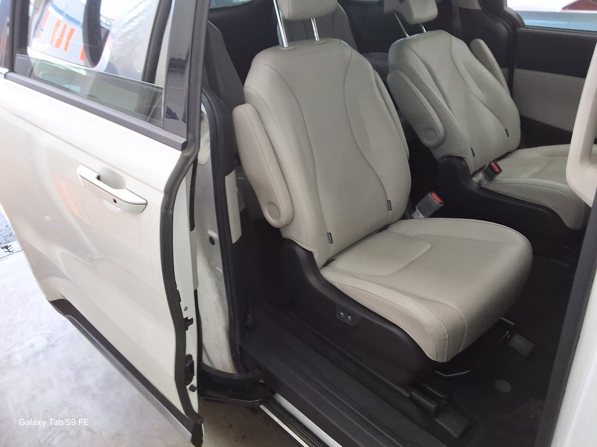 Kia SEDONA 2021 - Image 12