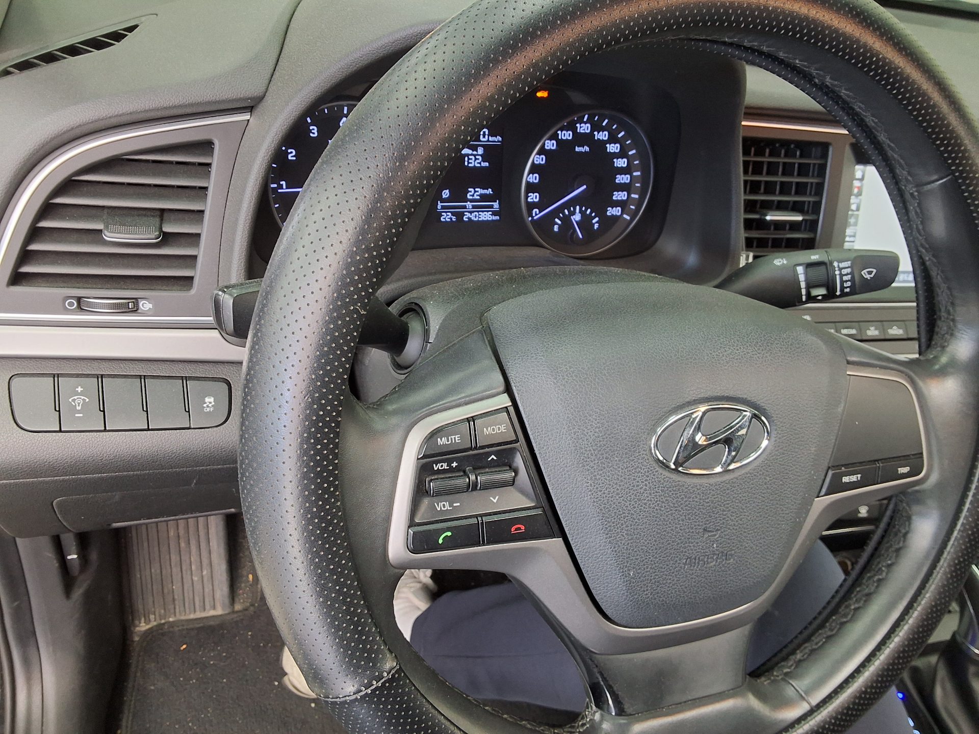 Hyundai Elantra 2016 - Image 16
