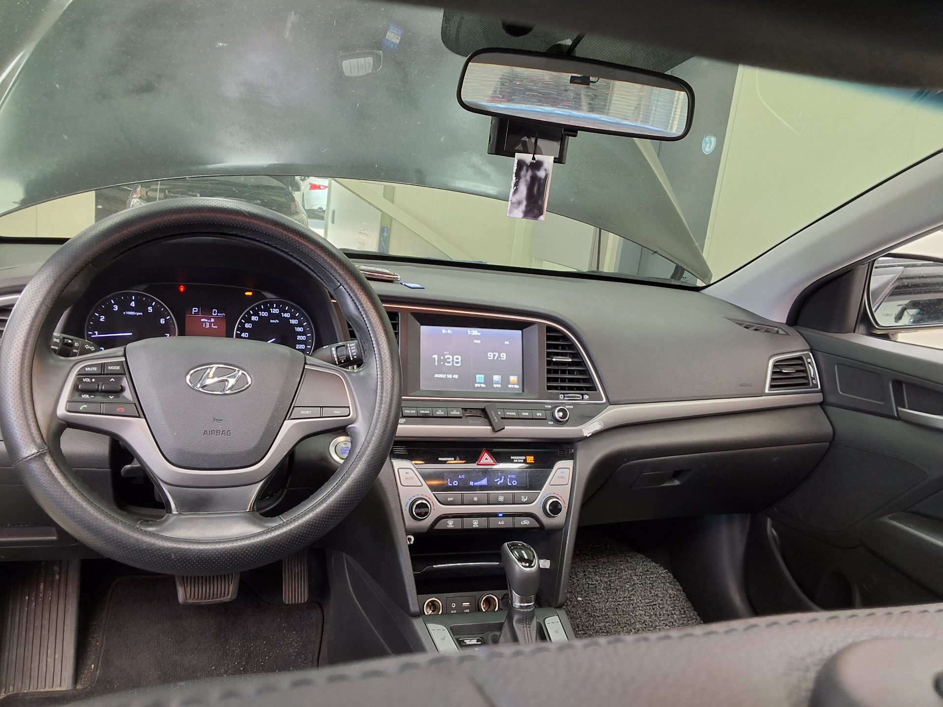 Hyundai Elantra 2016 - Image 20
