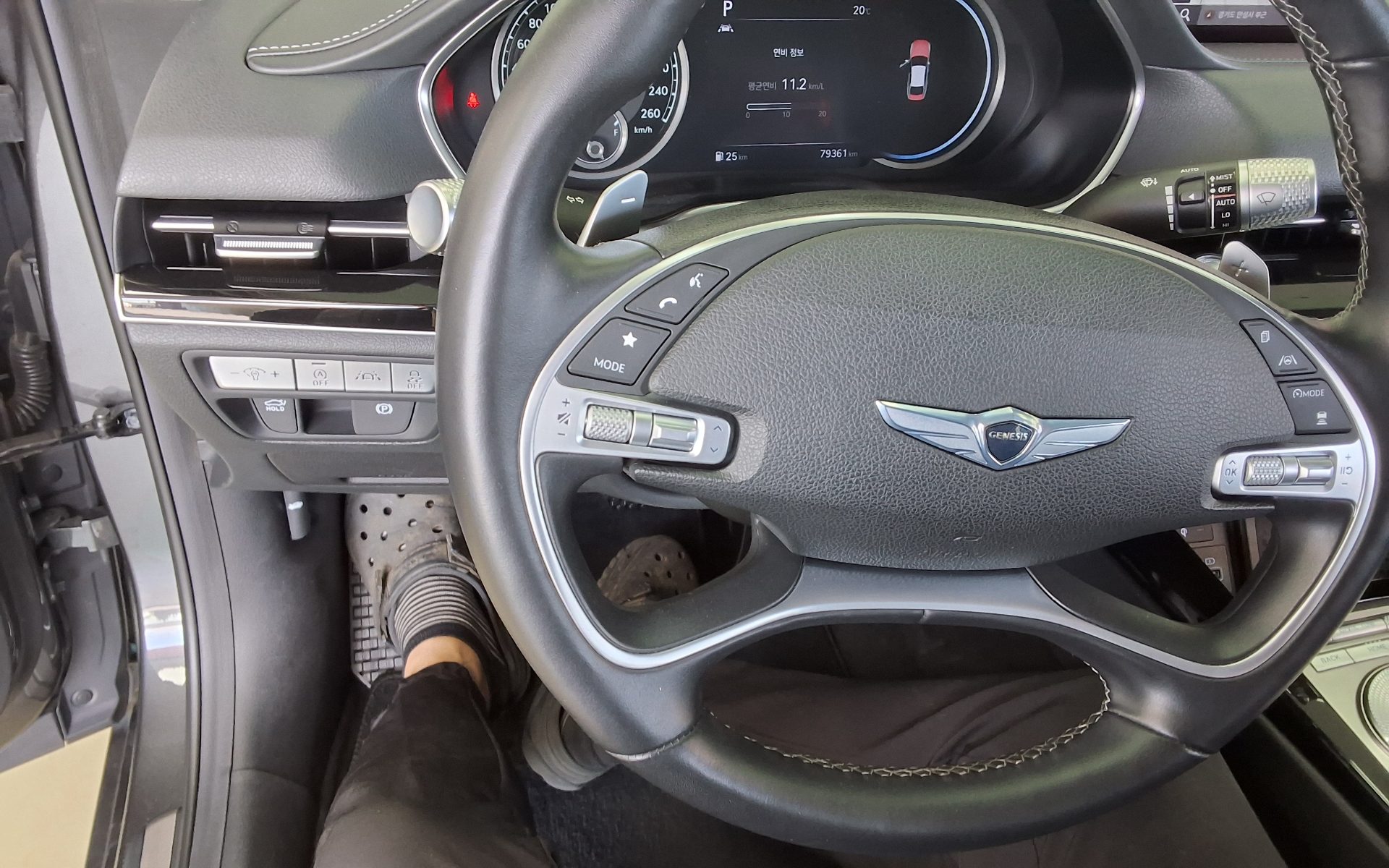 Hyundai Genesis 2021 - Image 16