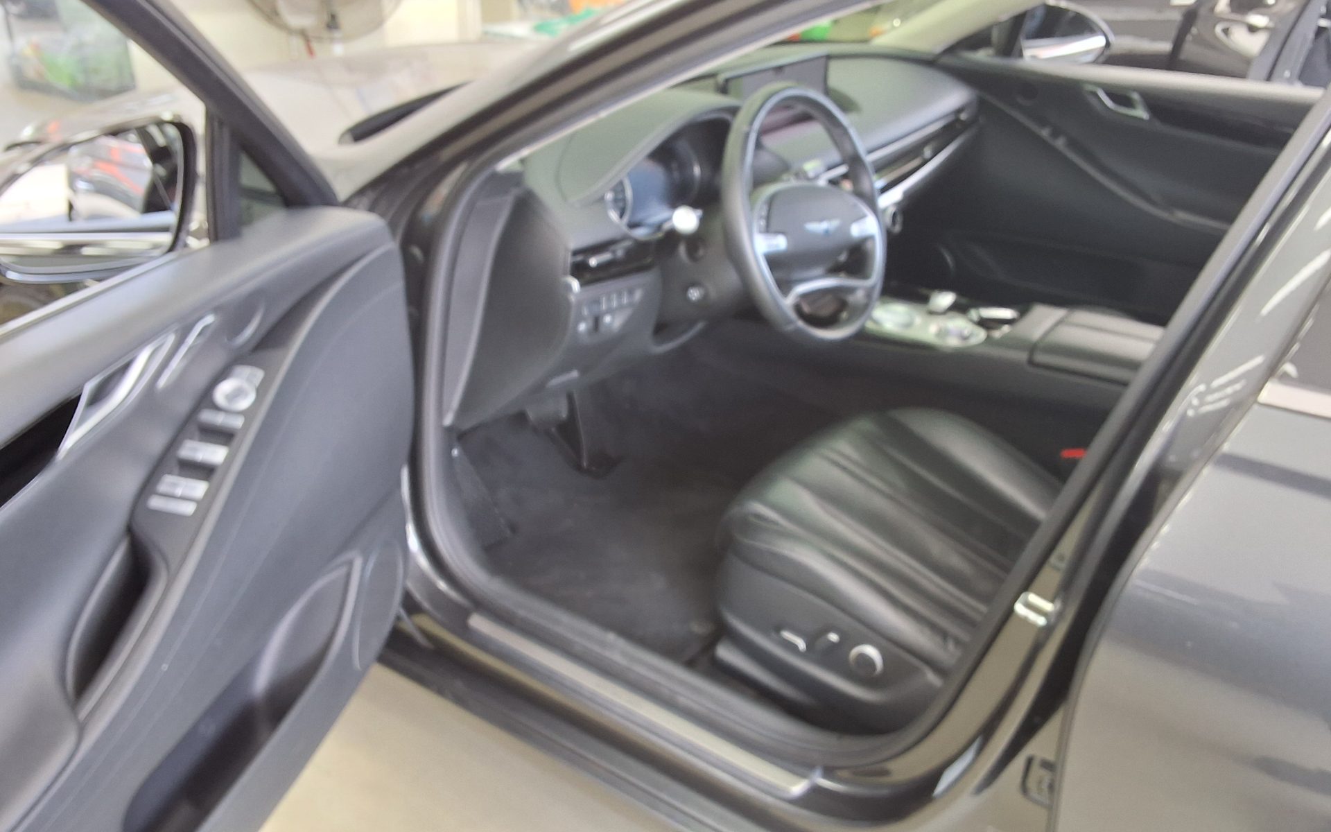 Hyundai Genesis 2021 - Image 9