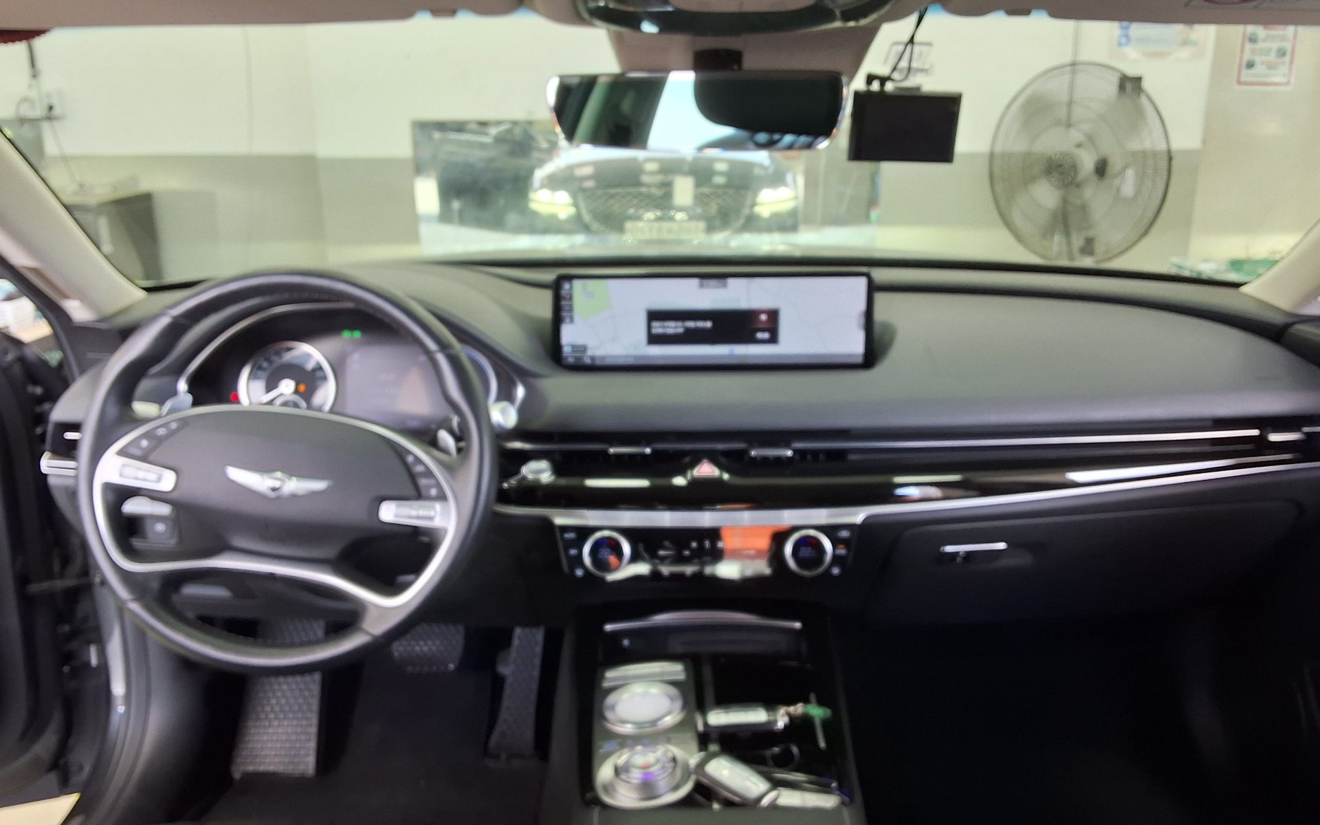 Hyundai Genesis 2021 - Image 10
