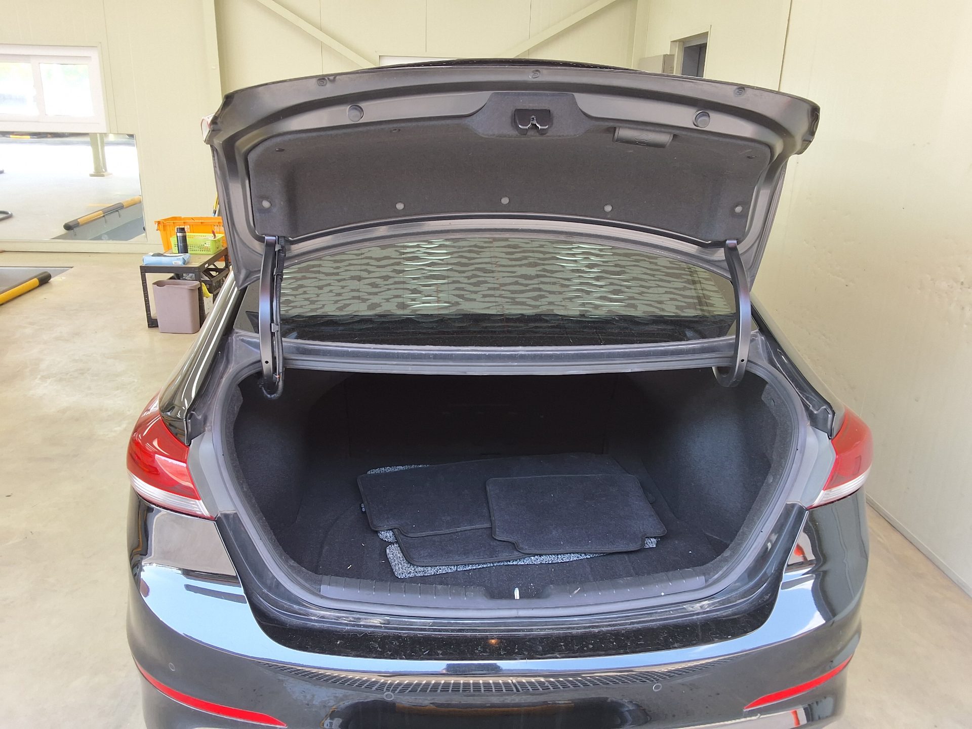 Hyundai Elantra 2016 - Image 14
