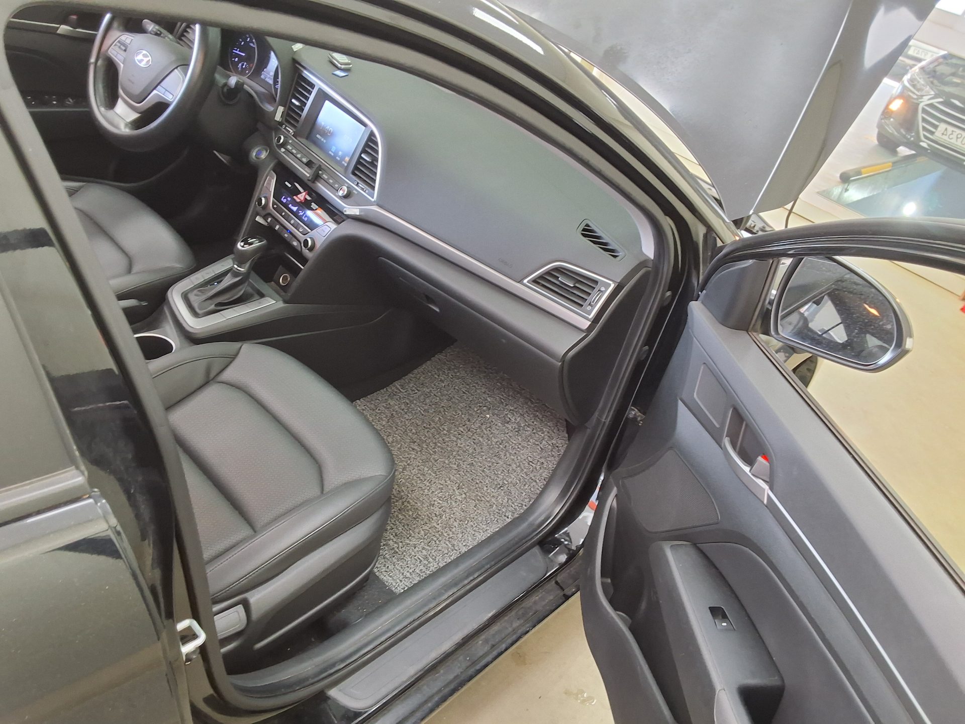 Hyundai Elantra 2016 - Image 13