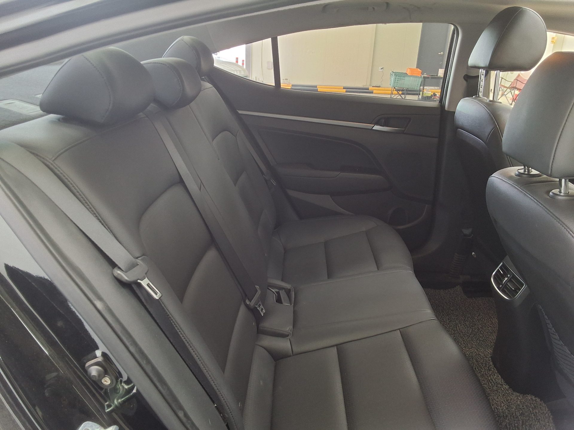 Hyundai Elantra 2016 - Image 12