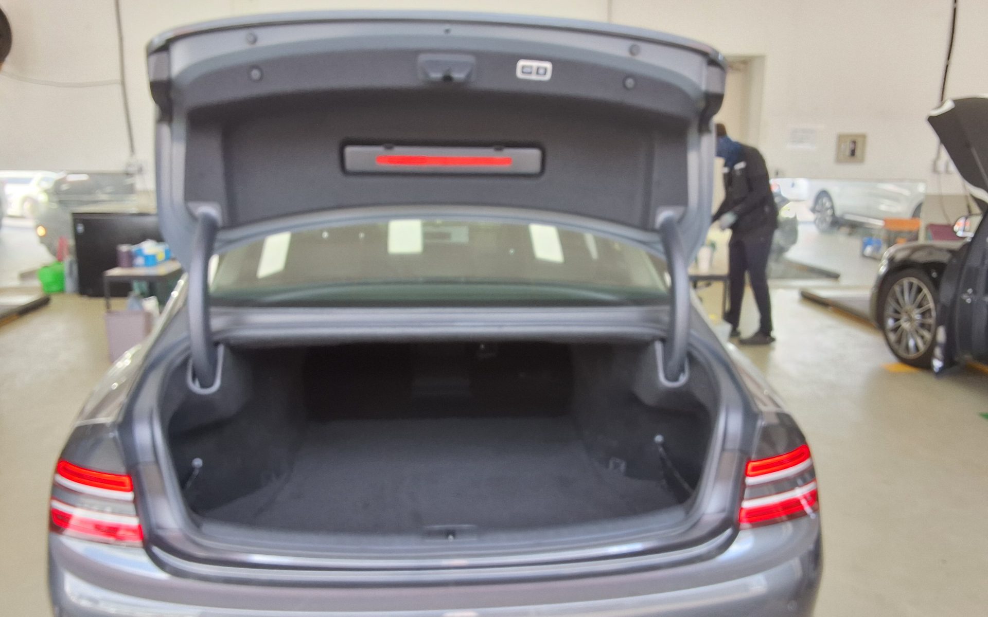 Hyundai Genesis 2021 - Image 14