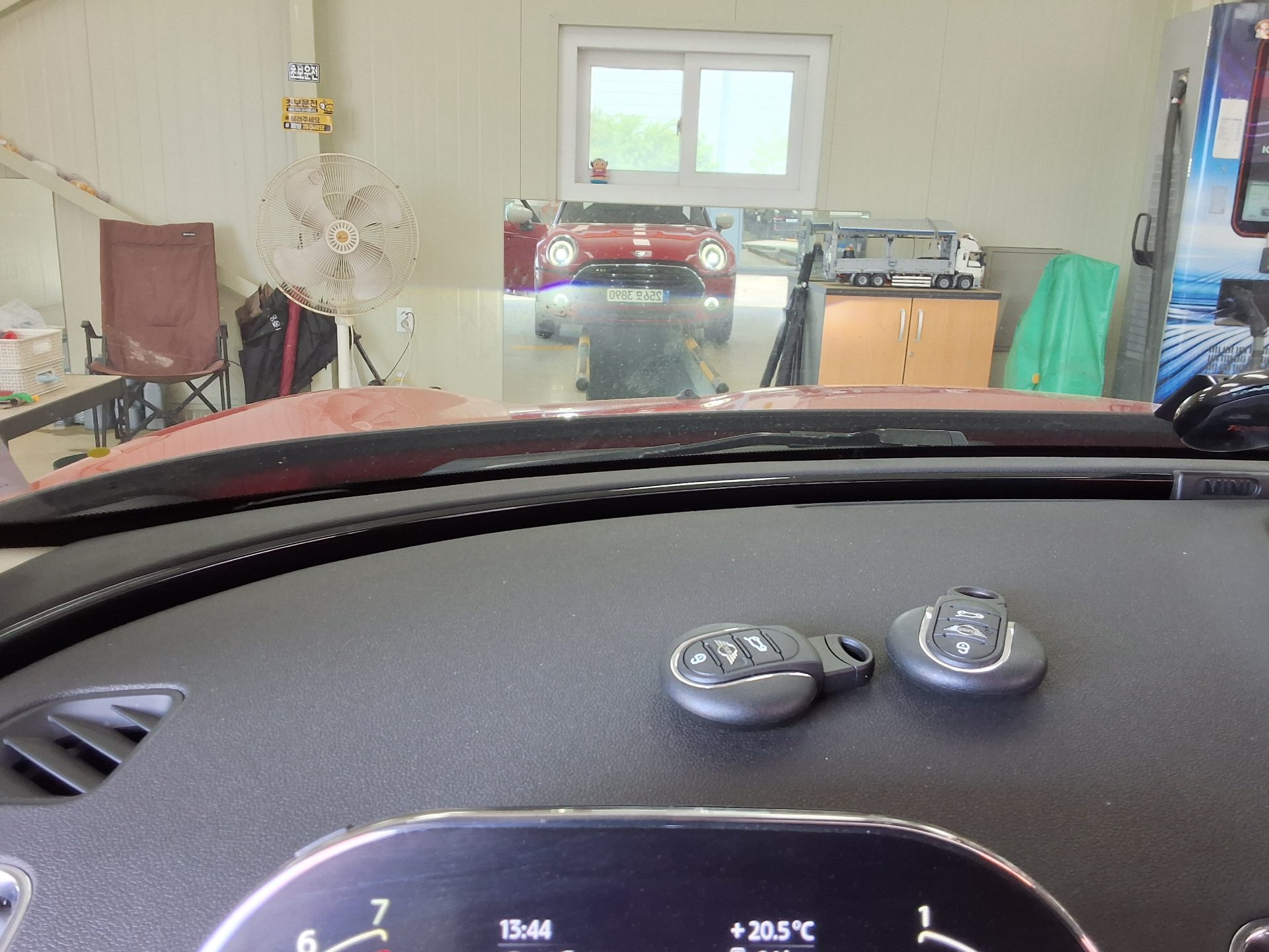 BMW MINI 2023 - Image 16