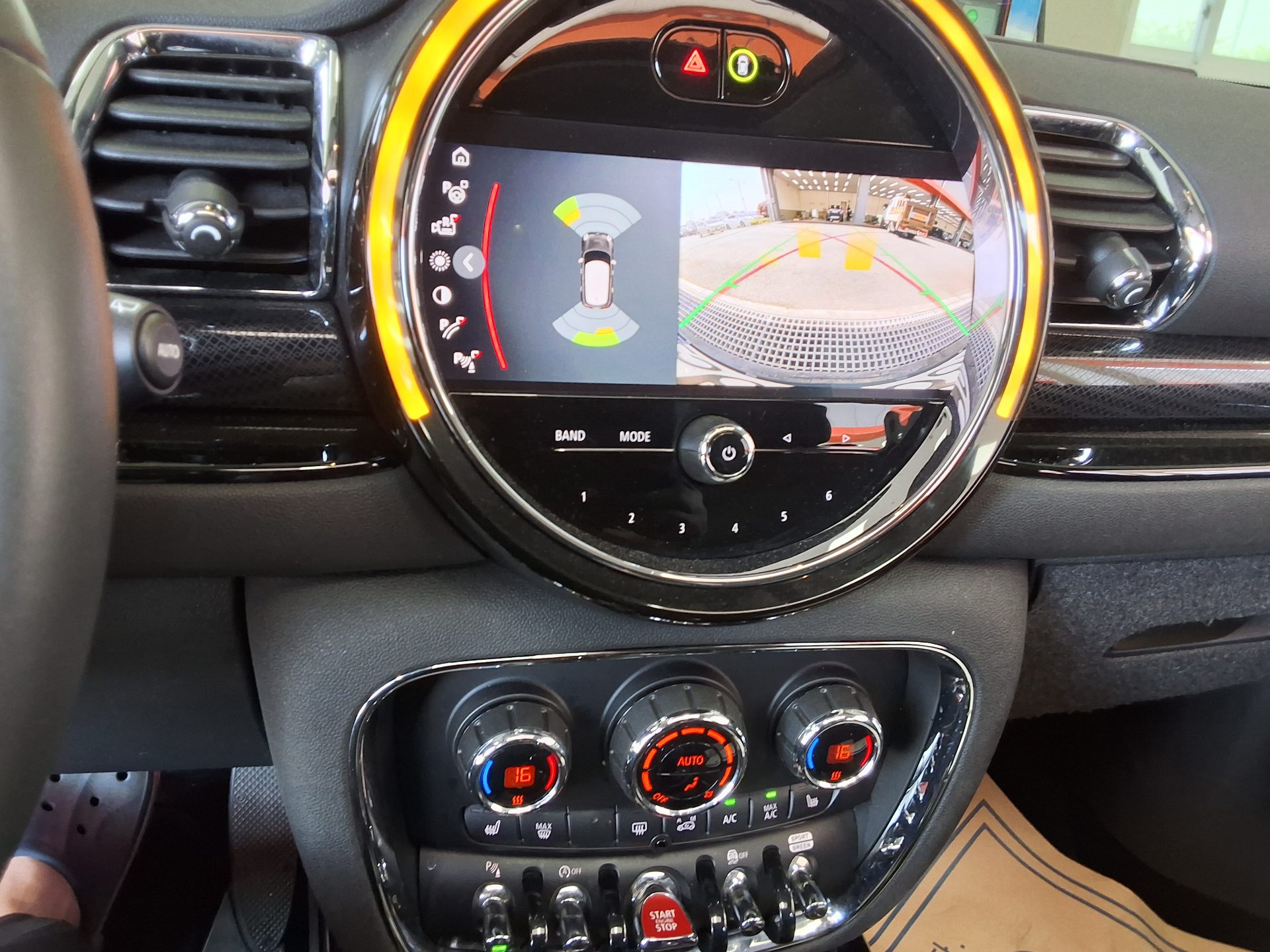 BMW MINI 2023 - Image 17