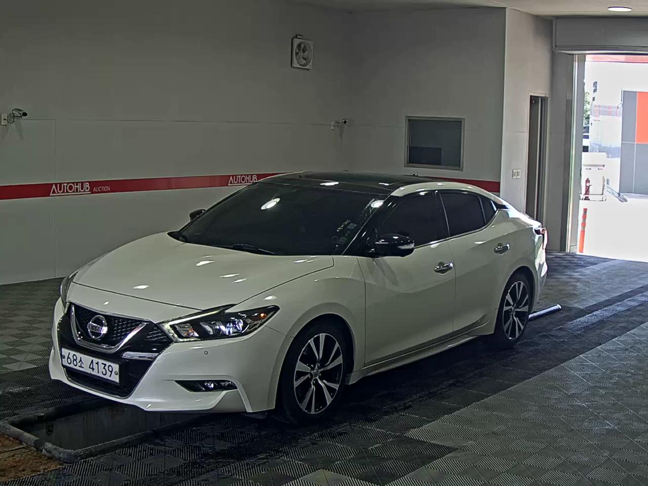Nissan Maxima