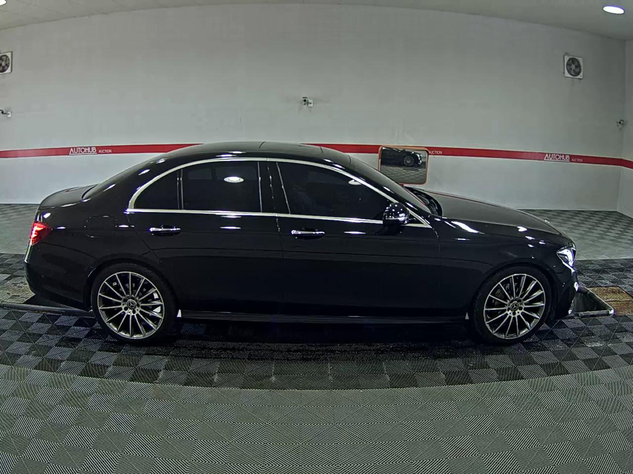 Mercedes-Benz E-Class 2018 - Image 3