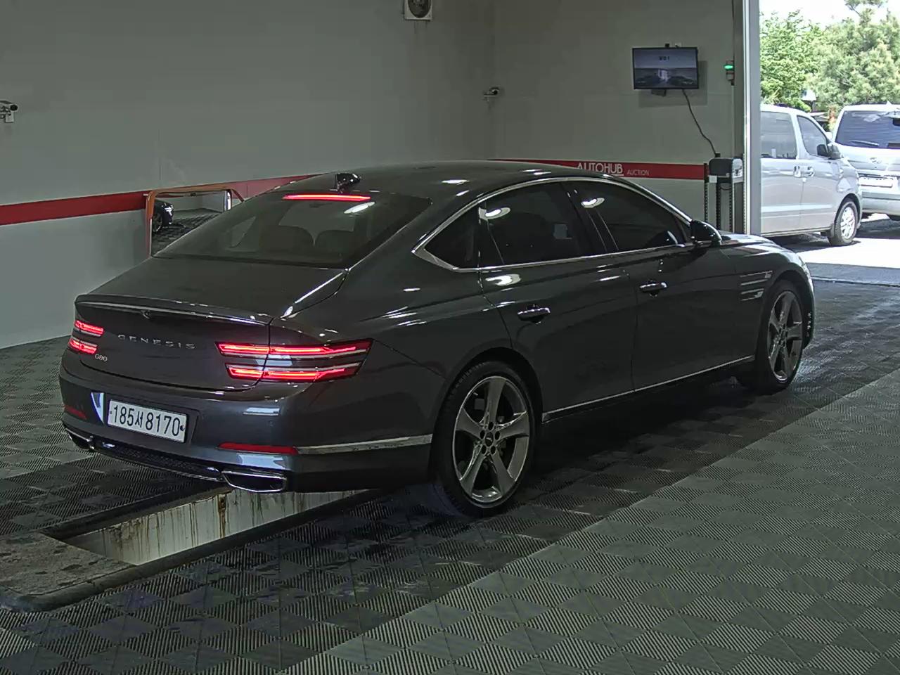 Hyundai Genesis 2021 - Image 4