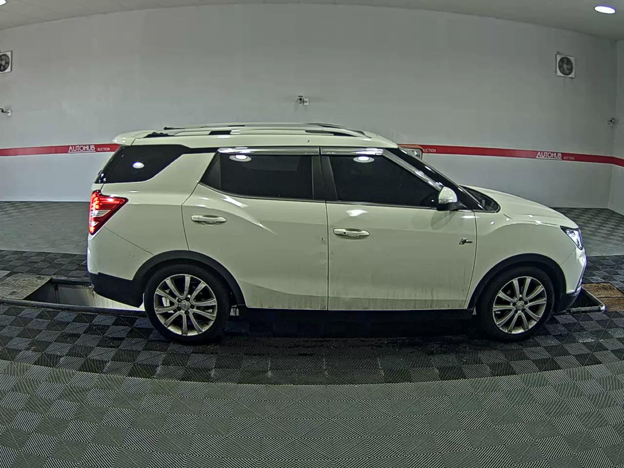 KG Mobility Tivoli 2016 - Image 3