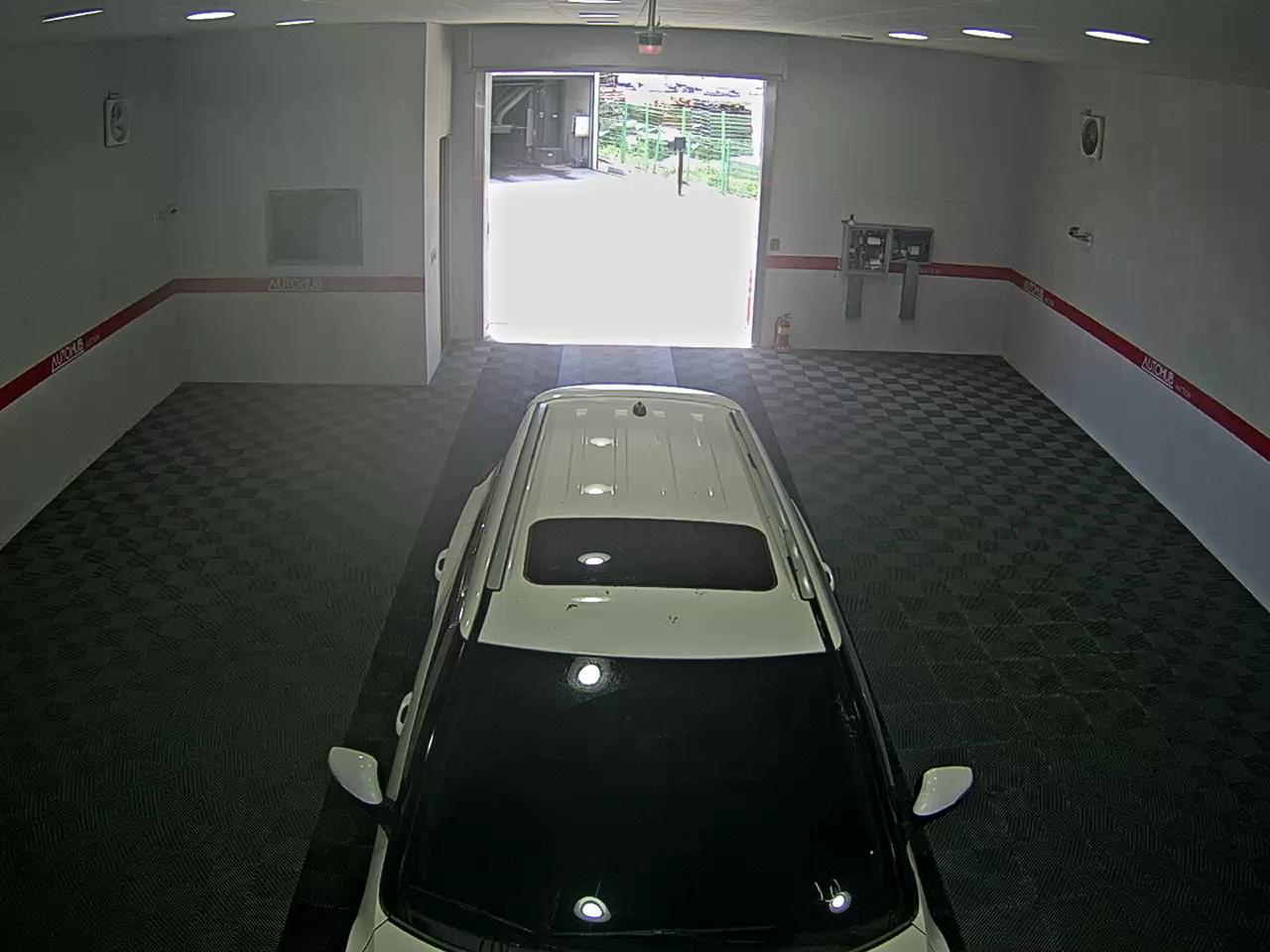 KG Mobility Tivoli 2016 - Image 6