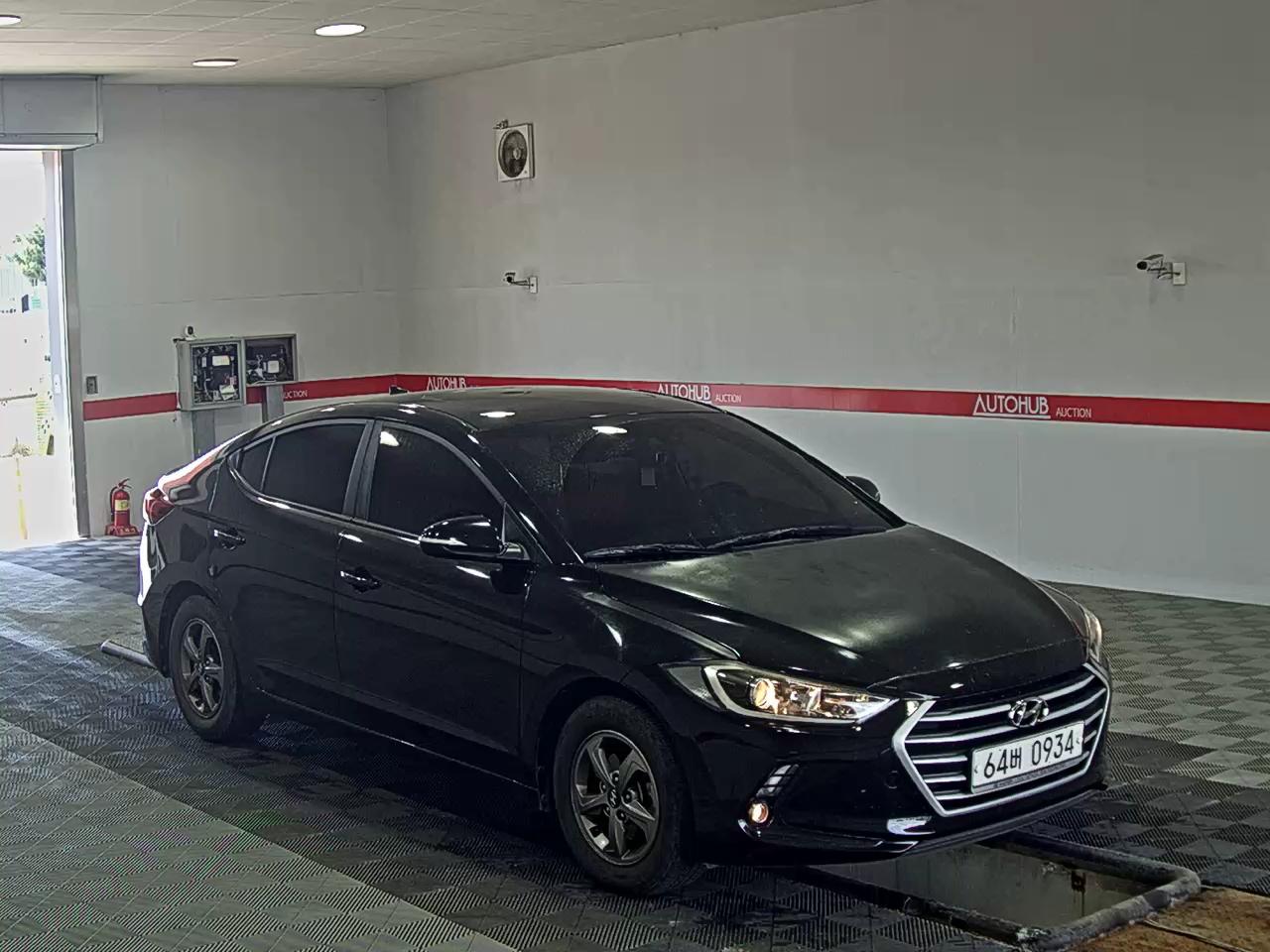 Hyundai Elantra 2016 - Image 2