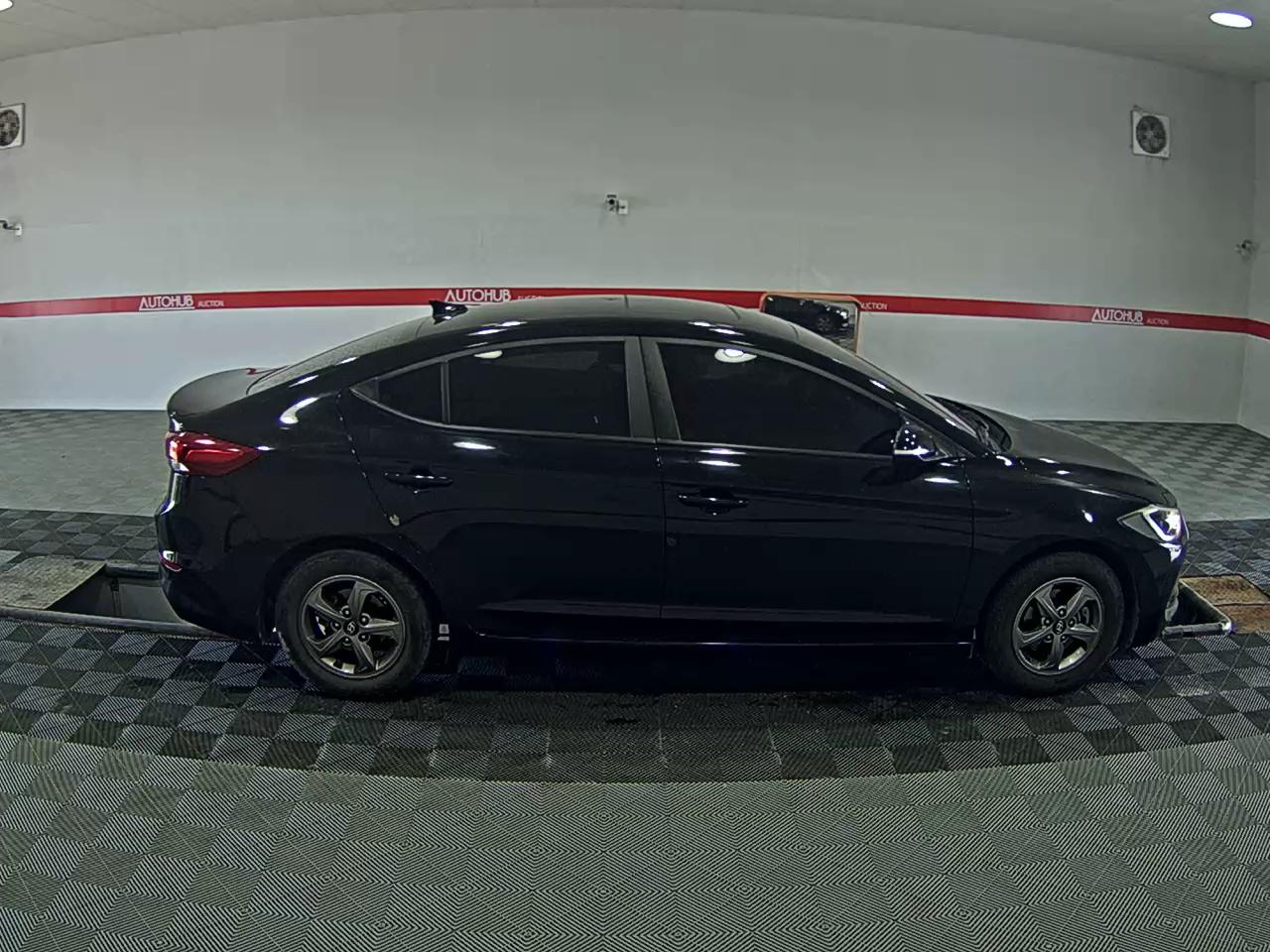 Hyundai Elantra 2016 - Image 3