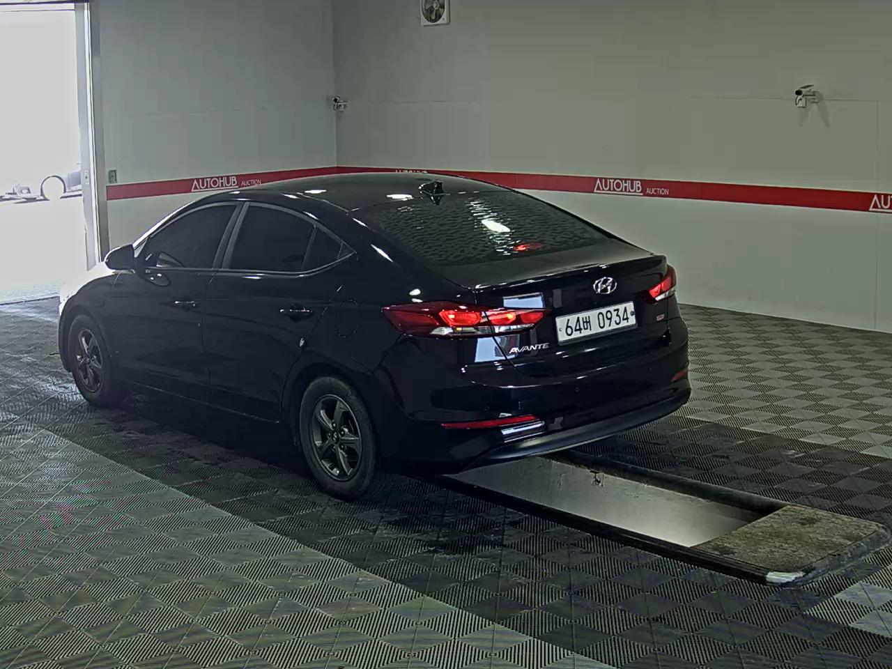 Hyundai Elantra 2016 - Image 5