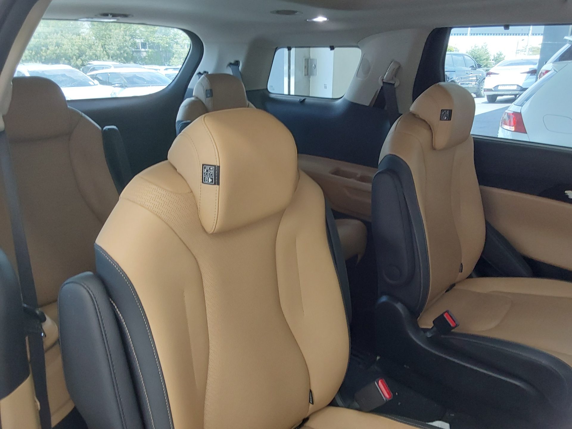 Kia SEDONA 2023 - Image 13