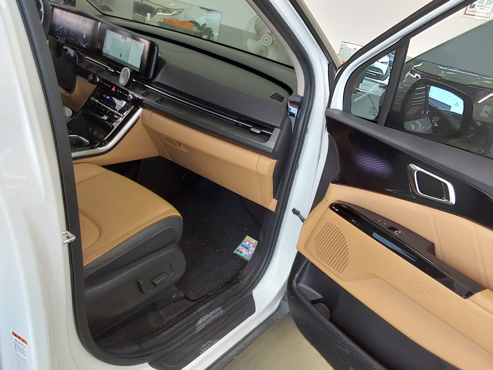 Kia SEDONA 2023 - Image 14