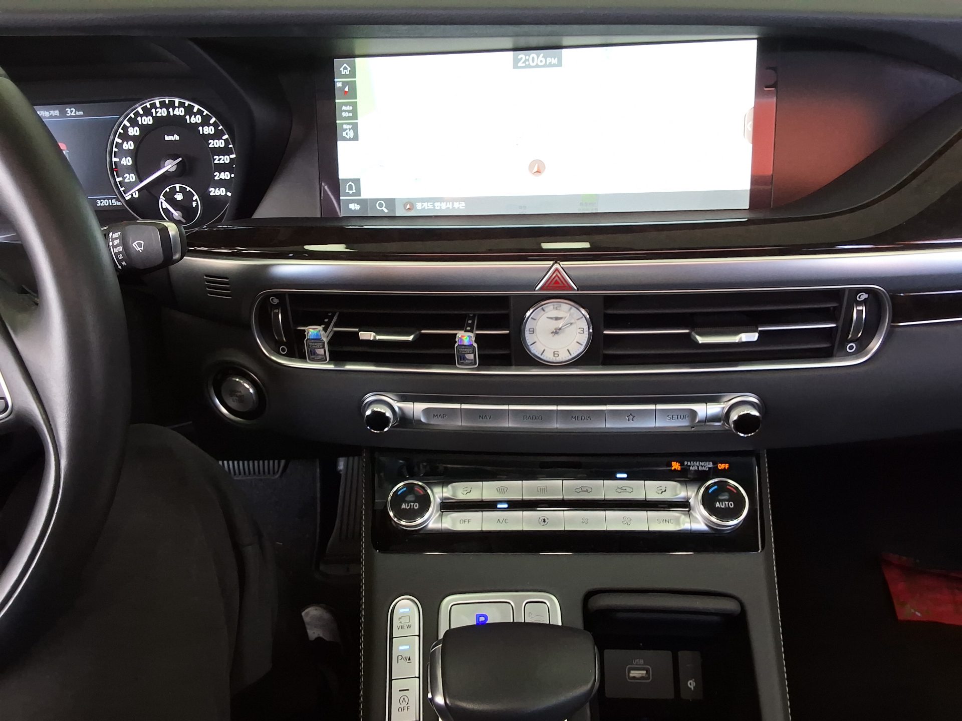 2021 - genesis g90