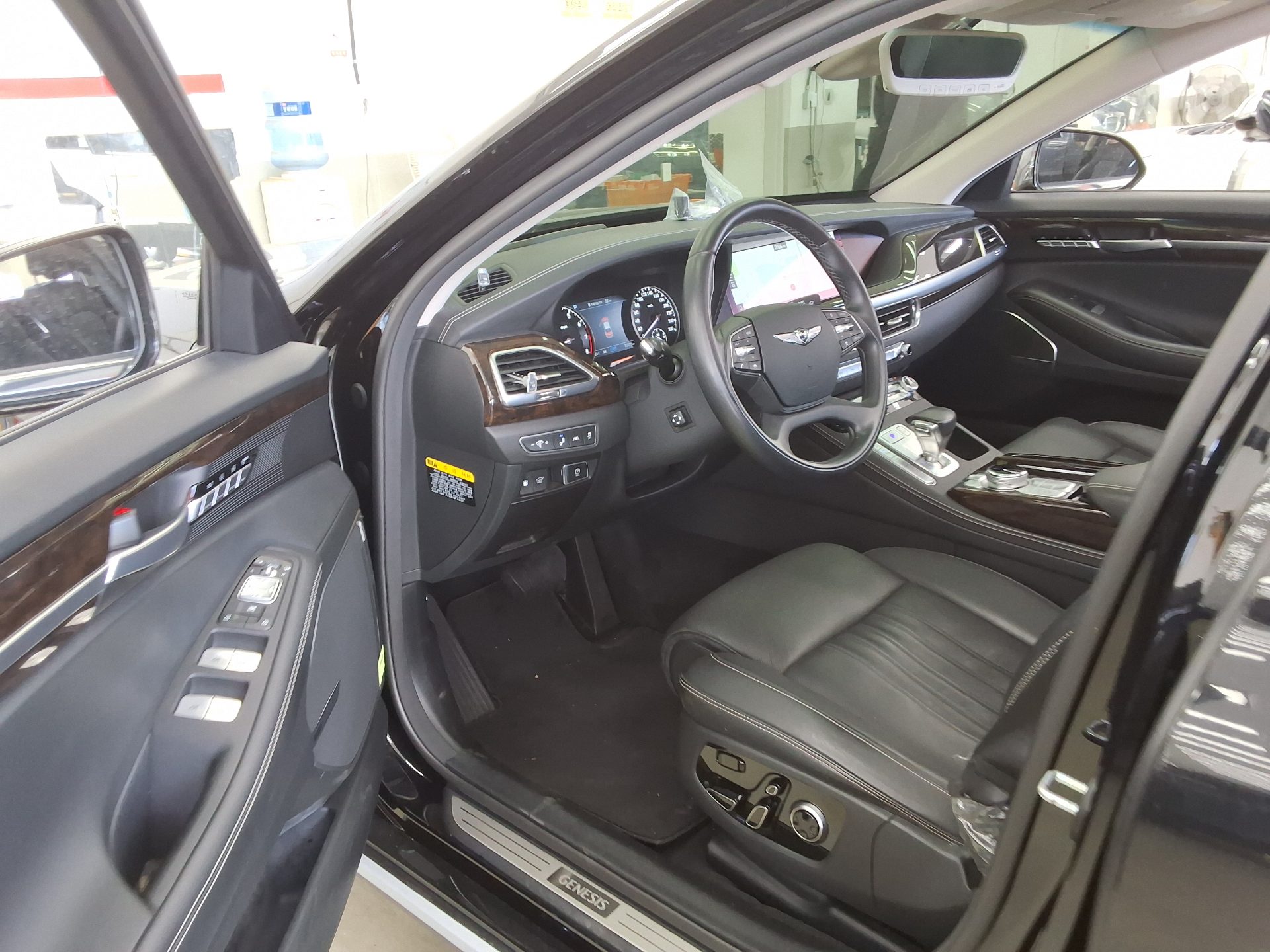 2021 - genesis g90