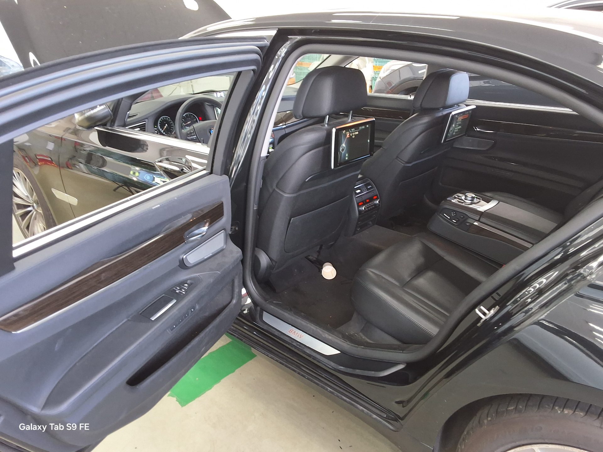 BMW 7 Series - 11