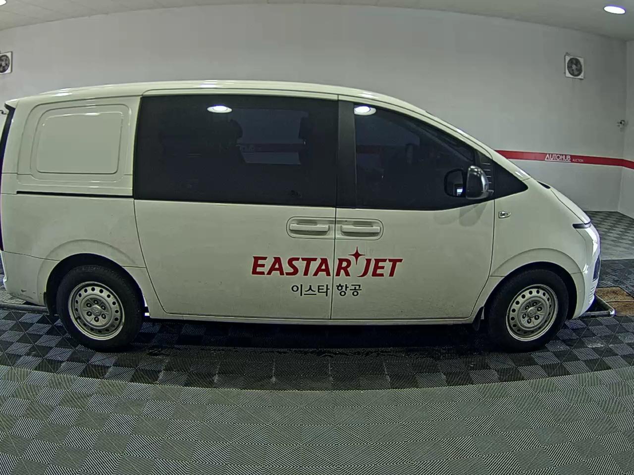 هيونداي ستاريا 2023 - صورة 3