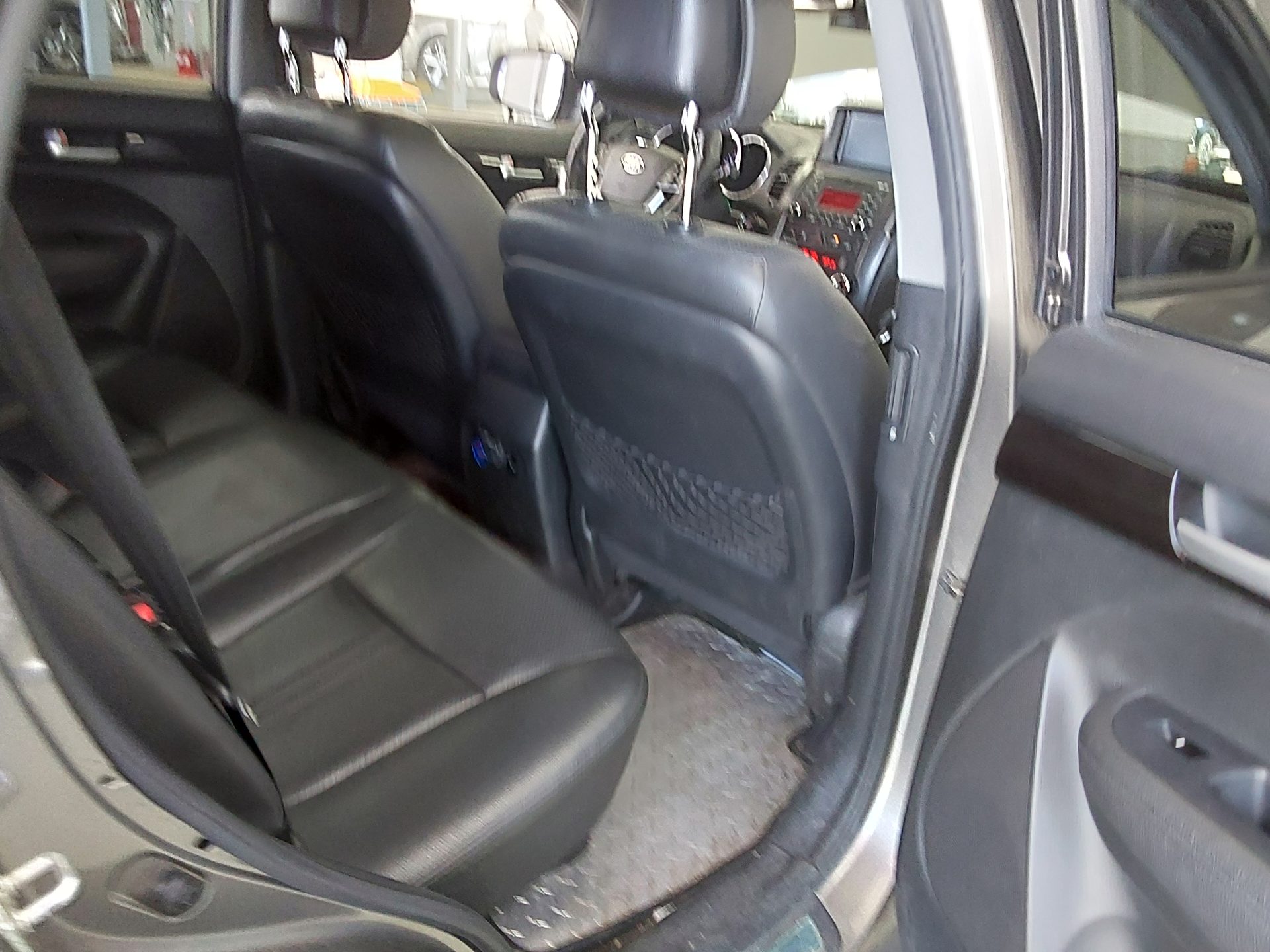 Kia Sorento 2010 - Image 14