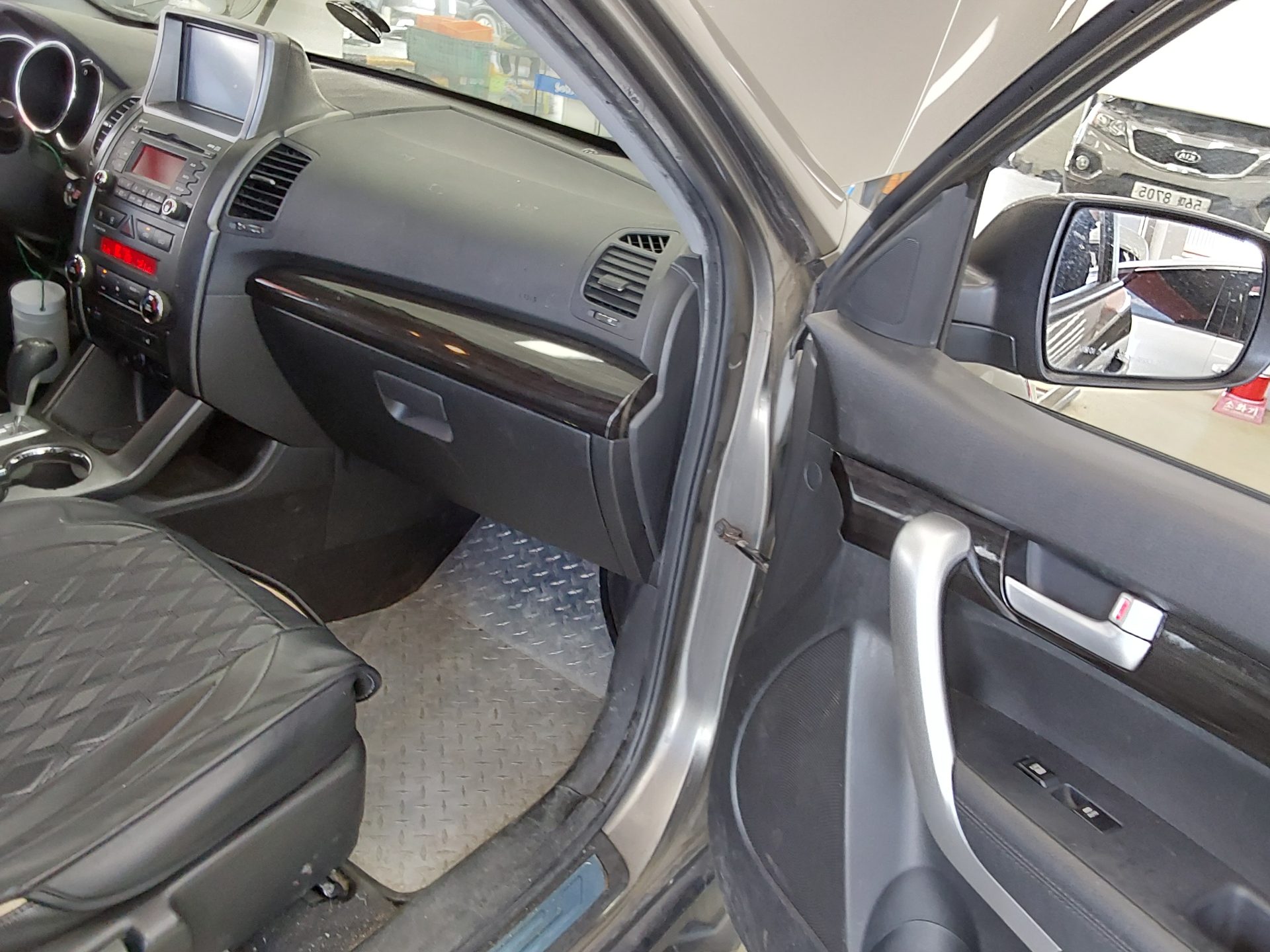 Kia Sorento 2010 - Image 15